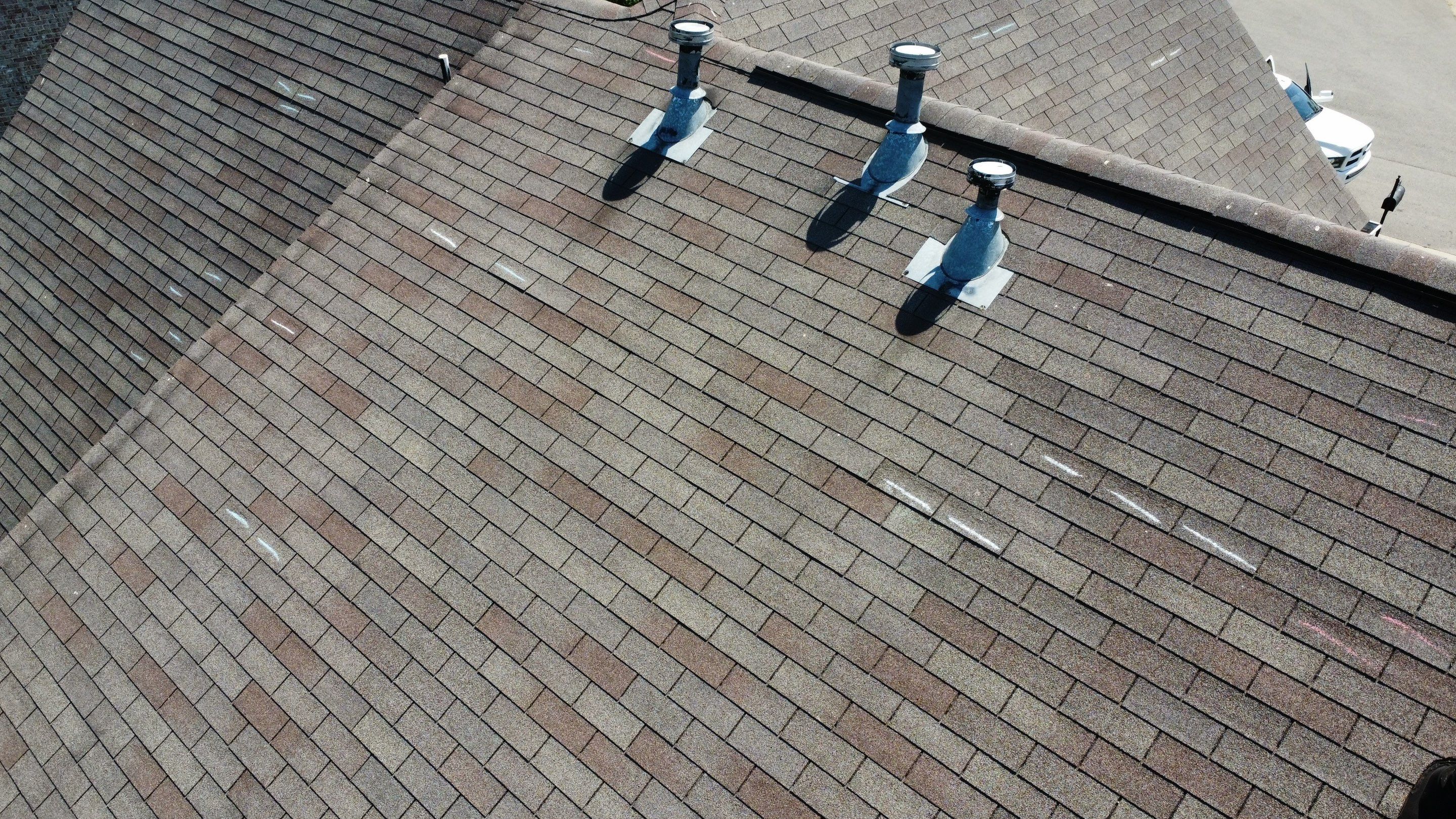Residential Roofing Installation using Owens Corning Oakridge Roofing System by Undersun Roofing 