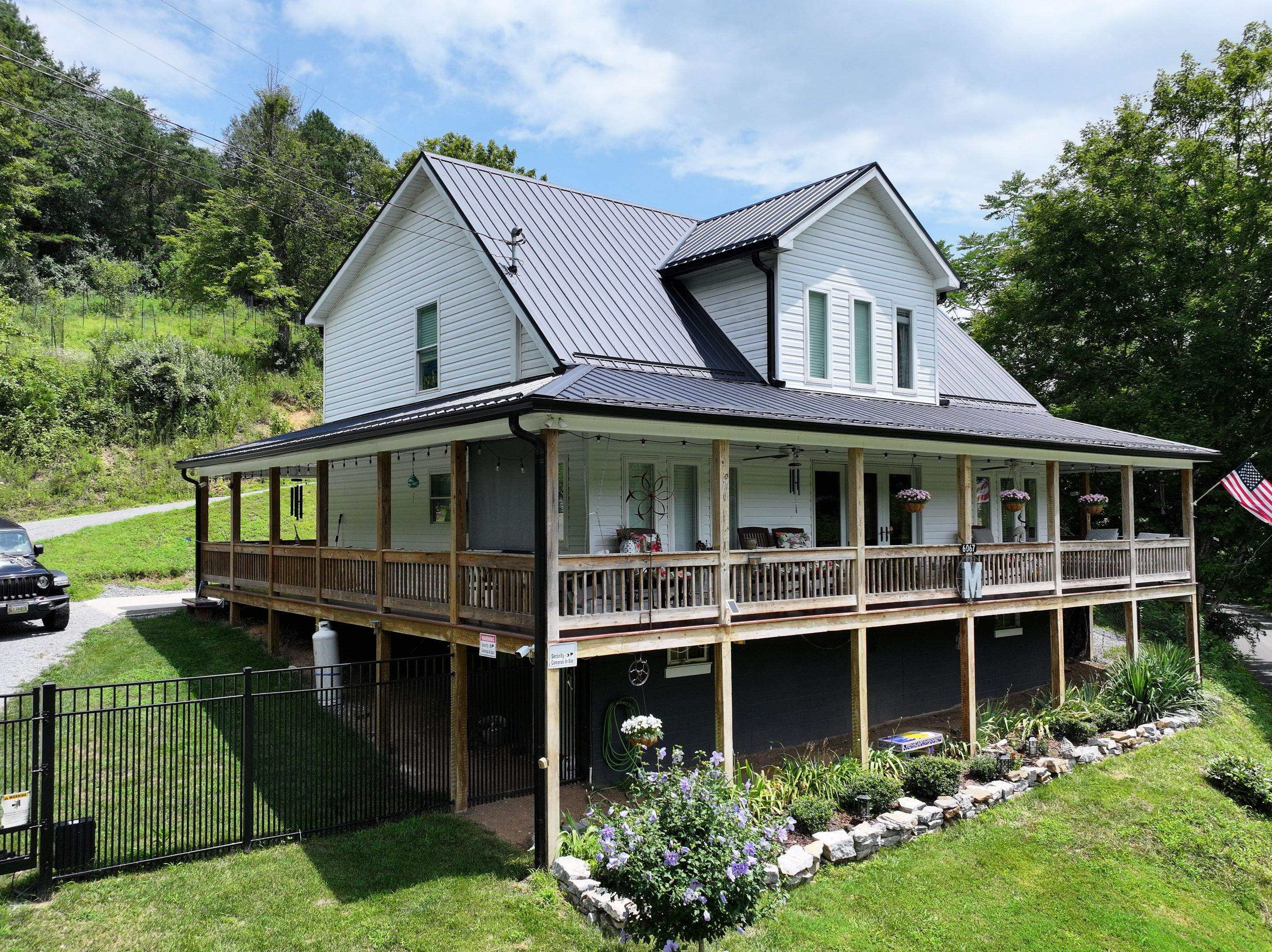Murphy Residence by Omnia Roofing