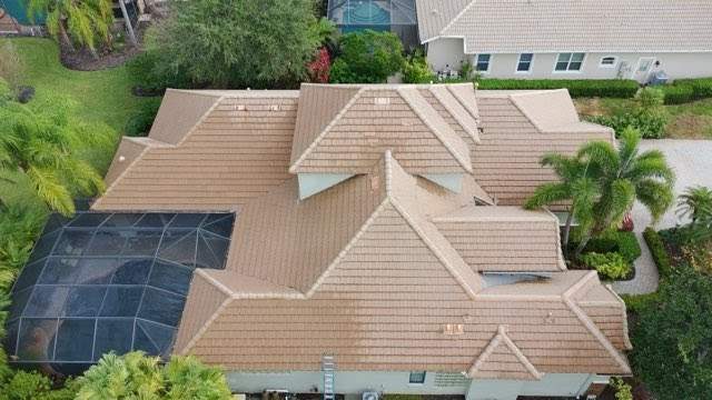 Tile Roof, Gutter & Pool Cage Cleaning – Lakewood Ranch Country Club, Lakewood Ranch, FL by Sunshine AquaWash