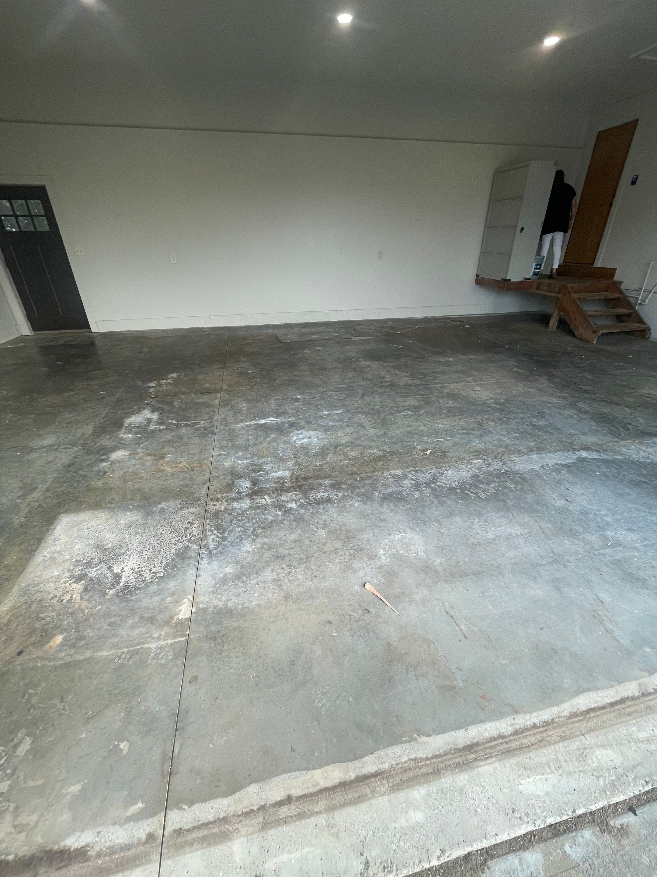 Domino Flake Floor Coating and Crack Repair in Chancellor by Select Painting, Coatings & Garage Cabinets