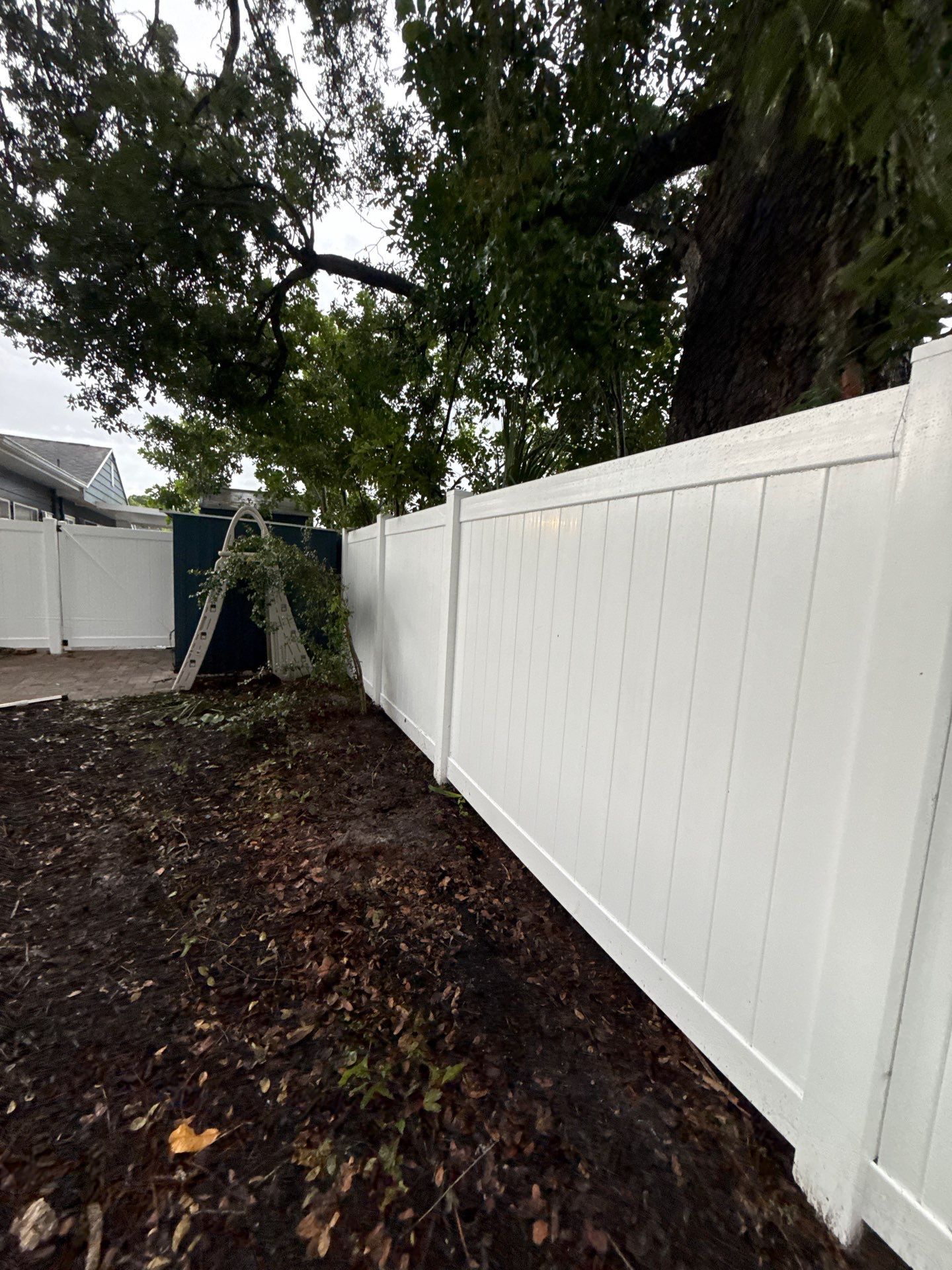 White Vinyl Privacy Fence and Backyard Enclosure in Sarasota by True Fence LLC