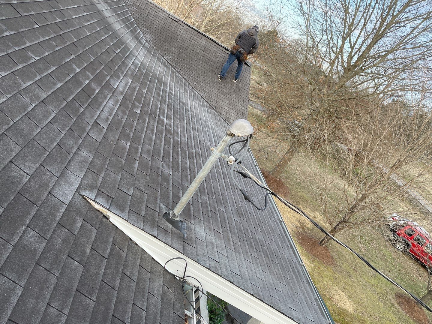 Residential Roofing Installation using Owens Corning Oakridge Roofing System by Undersun Roofing 