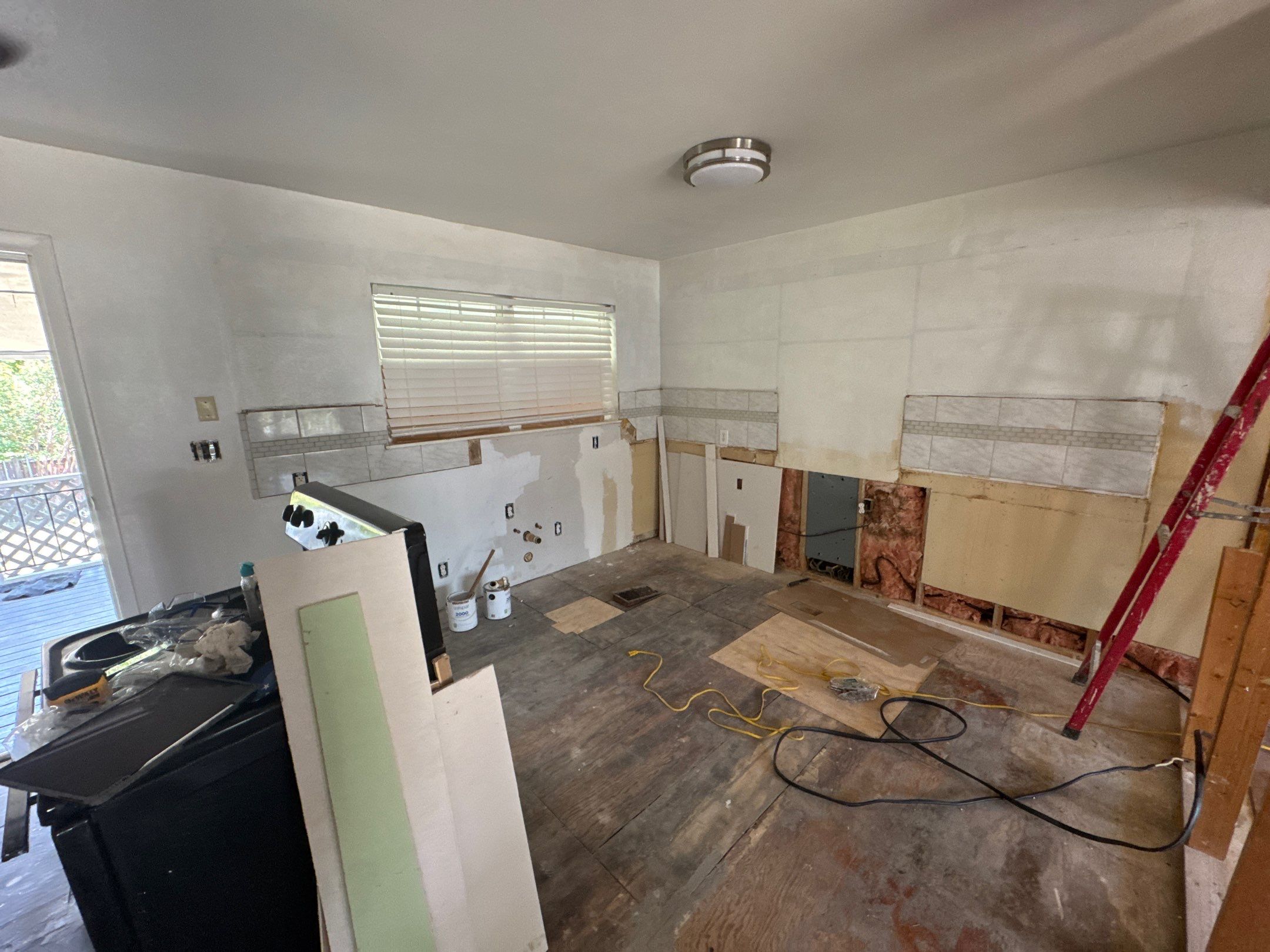 Rapid Cabinet Refitting: Turnkey Installation Completed in 48 Hours by Tibi Soli LLC