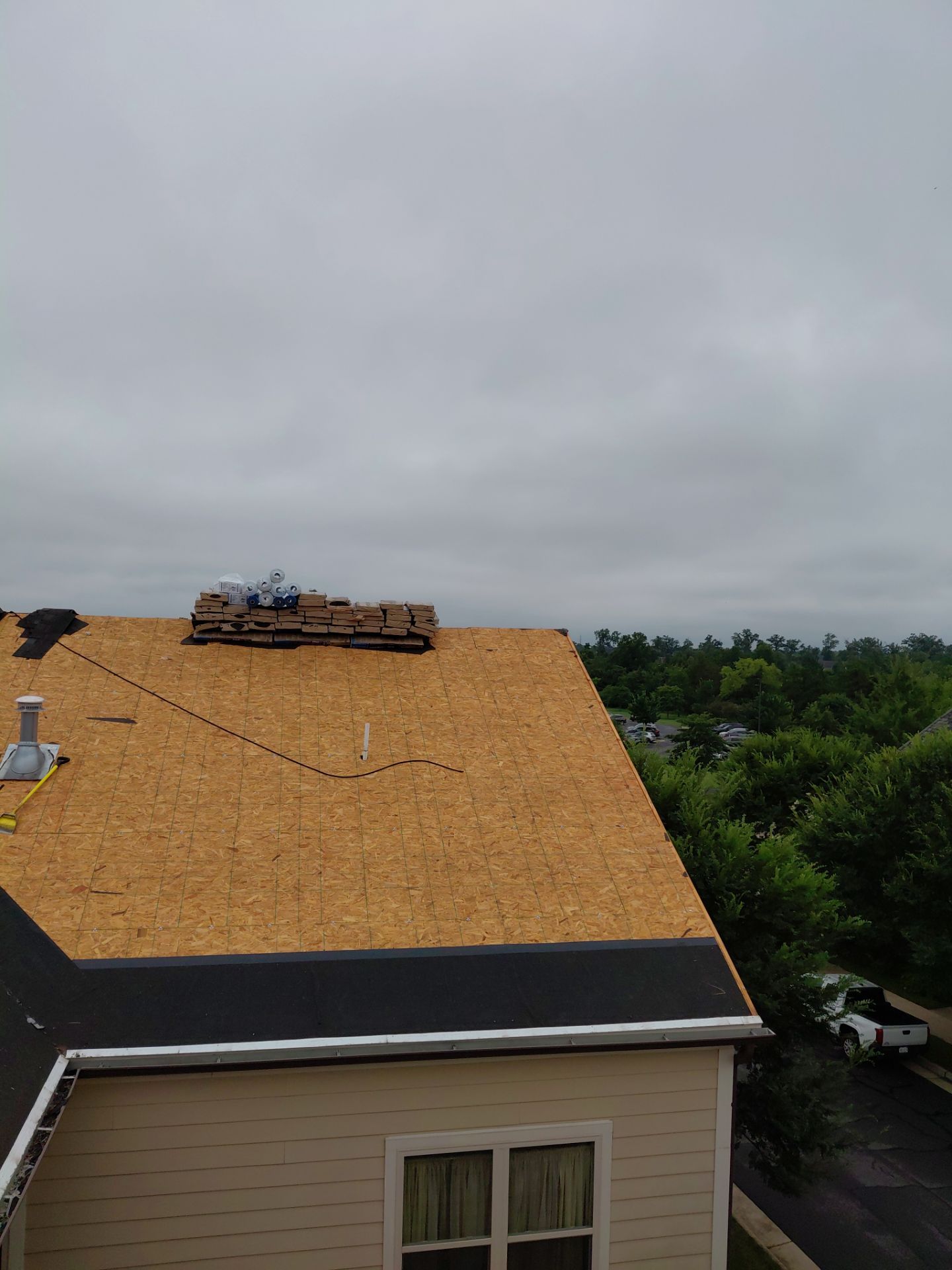 Ashburn: Residential Roof Replacement  with CertainTeed Landmark Pro in Max Def Georgetown Gray by RM Banning, Inc.