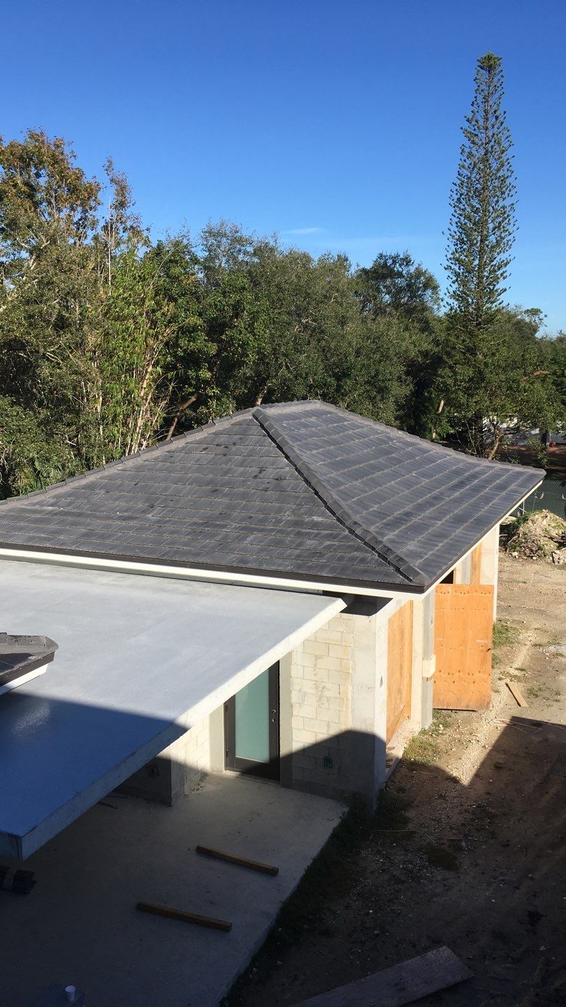 Crown Windsor Slate - Charcoal Black Color by Istueta Roofing