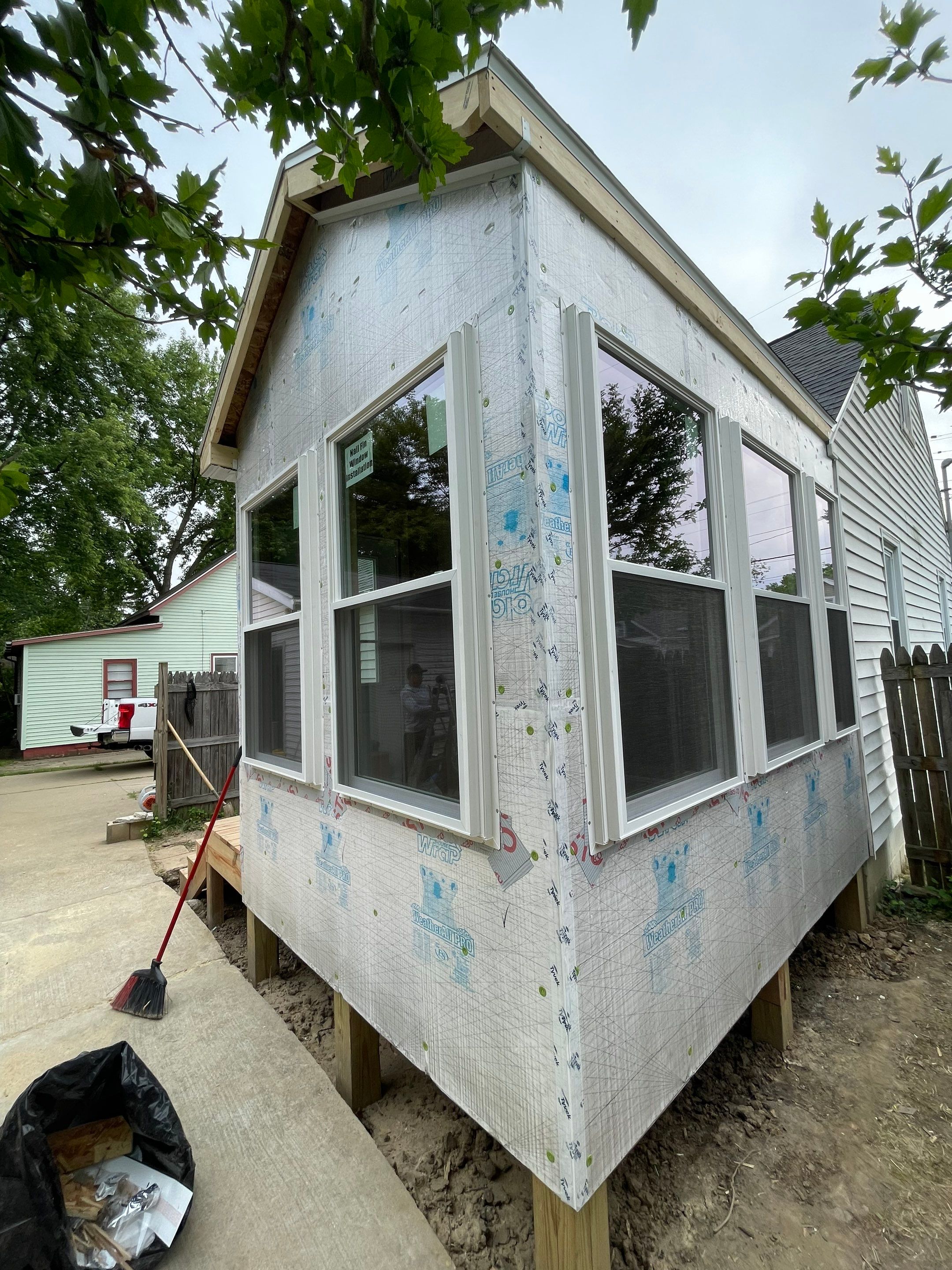 3 Seasons Room by Avalon Roofing and Exteriors