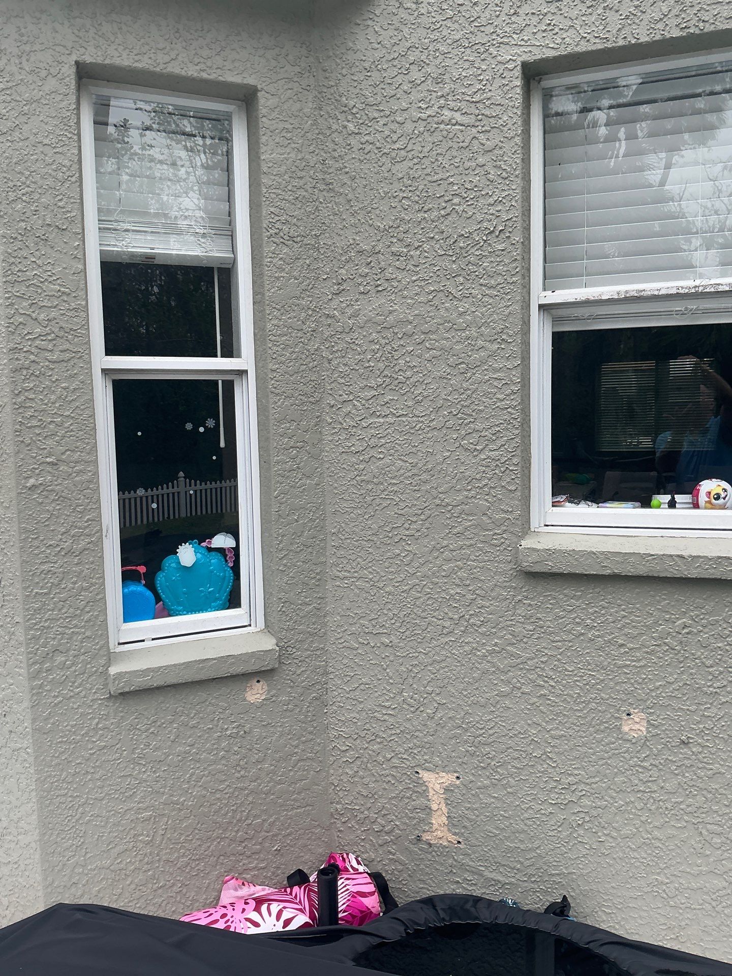 White 6'' Seamless K-style Gutters and Downspouts in Wesley Chapel, FL by Gutter Professors