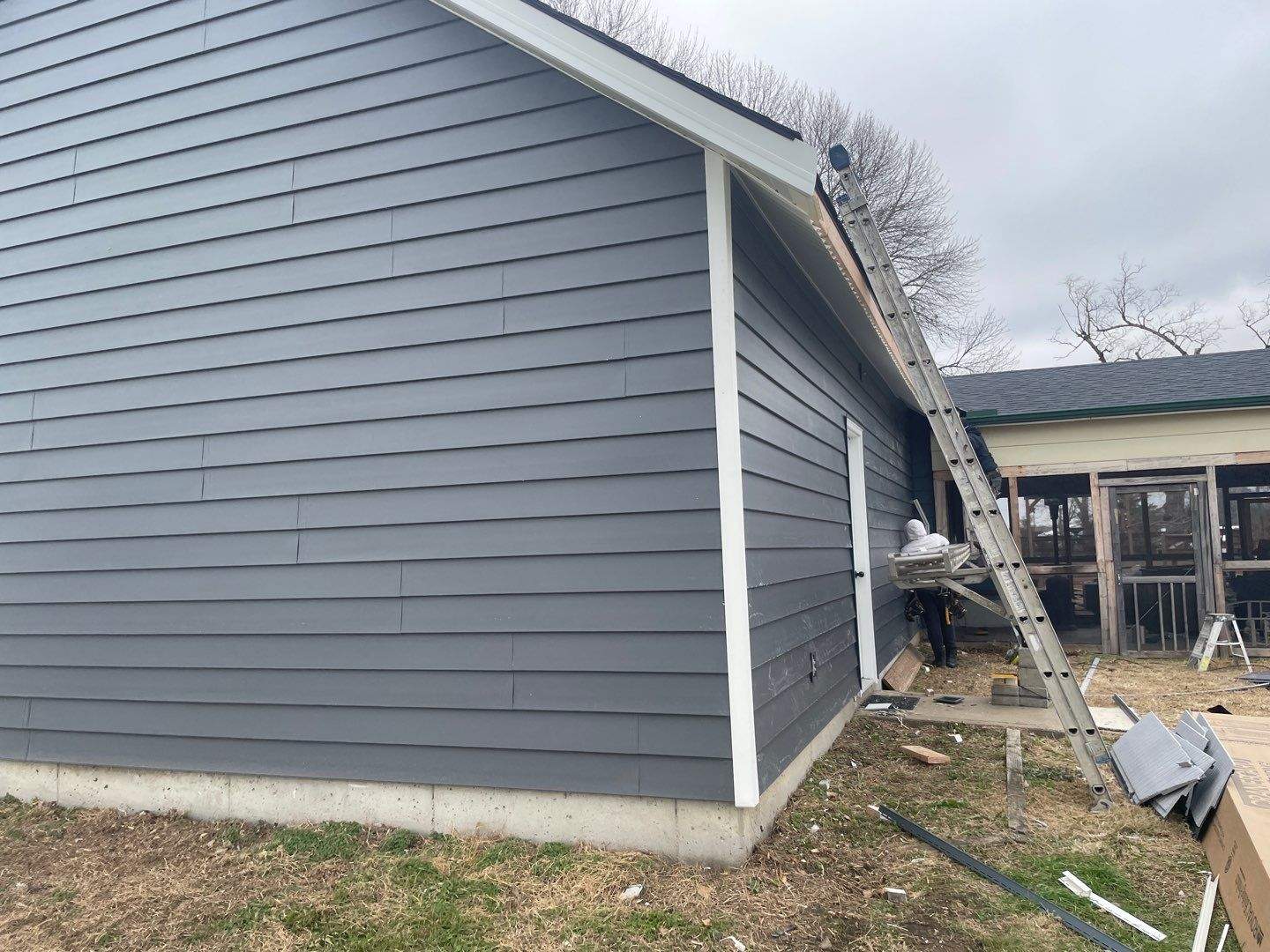 Siding Installation using Craneboard D7 by EEC Windows, Siding & Roofing