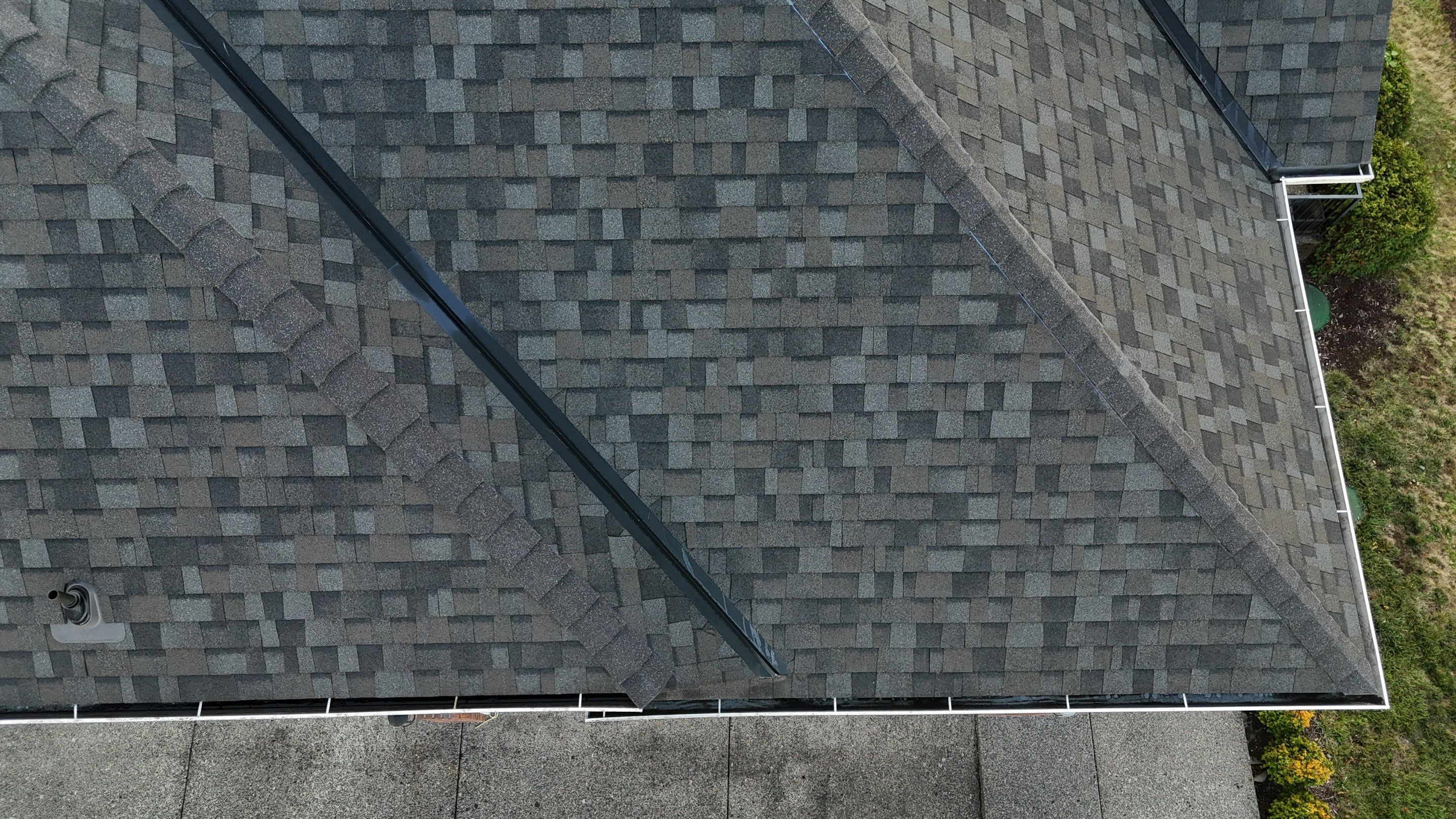 Williamsburg Gray | Roof Replacement in Camas, WA 98607 by Valiant Roofing, LLC