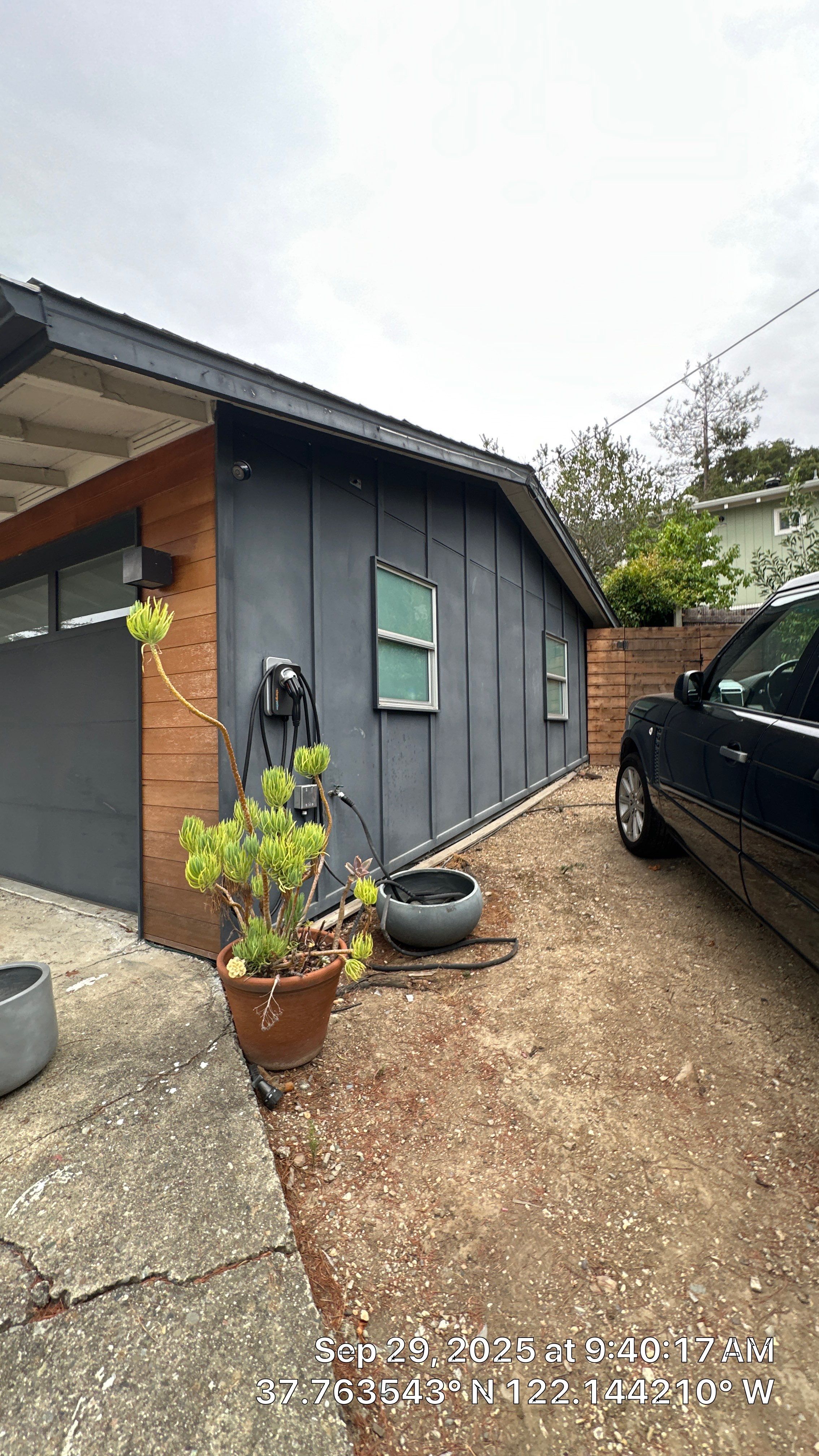 modern painting Exterior modern painting by Herrera’s Bay Area Painting inc.