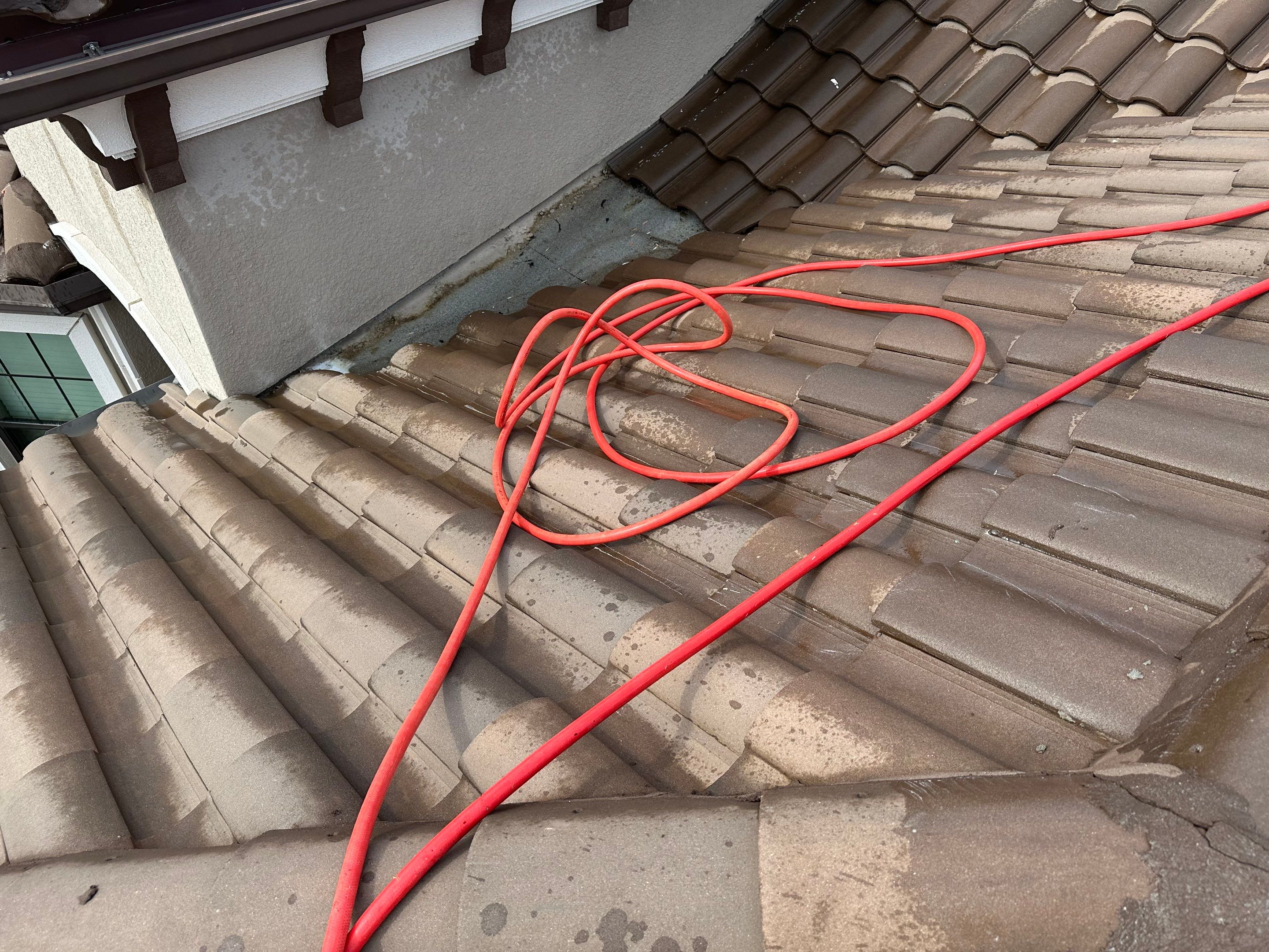 Concrete Tile Roof, Paver Pool Deck, Screen Enclosure & Driveway Cleaning in Artisan Lakes Esplanade, Palmetto, FL | Sunshine AquaWash by Sunshine AquaWash