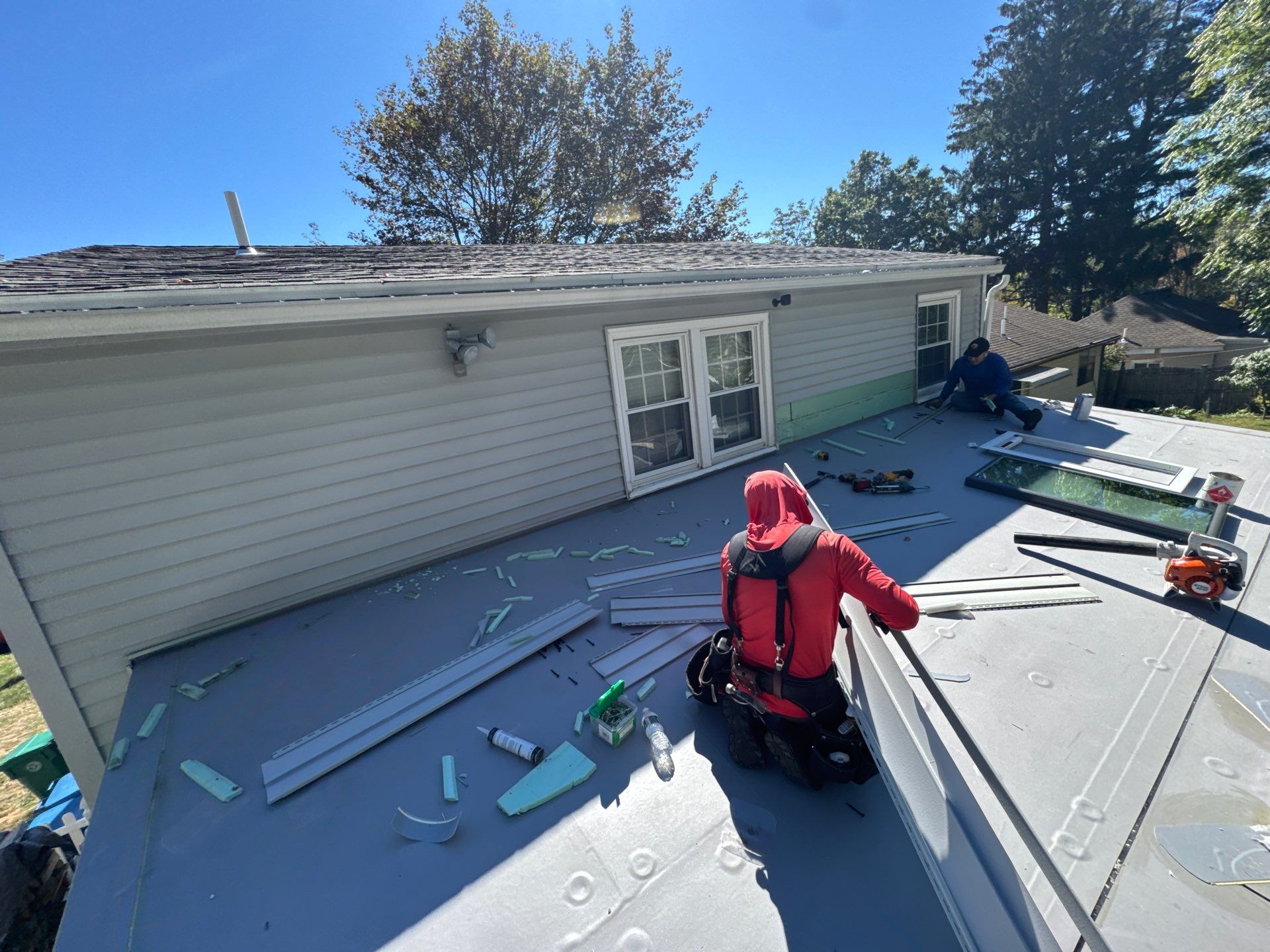 EPDM Roof & Vinyl Siding Replacement – Billerica, MA by Mighty Dog Roofing of Greater Middlesex County