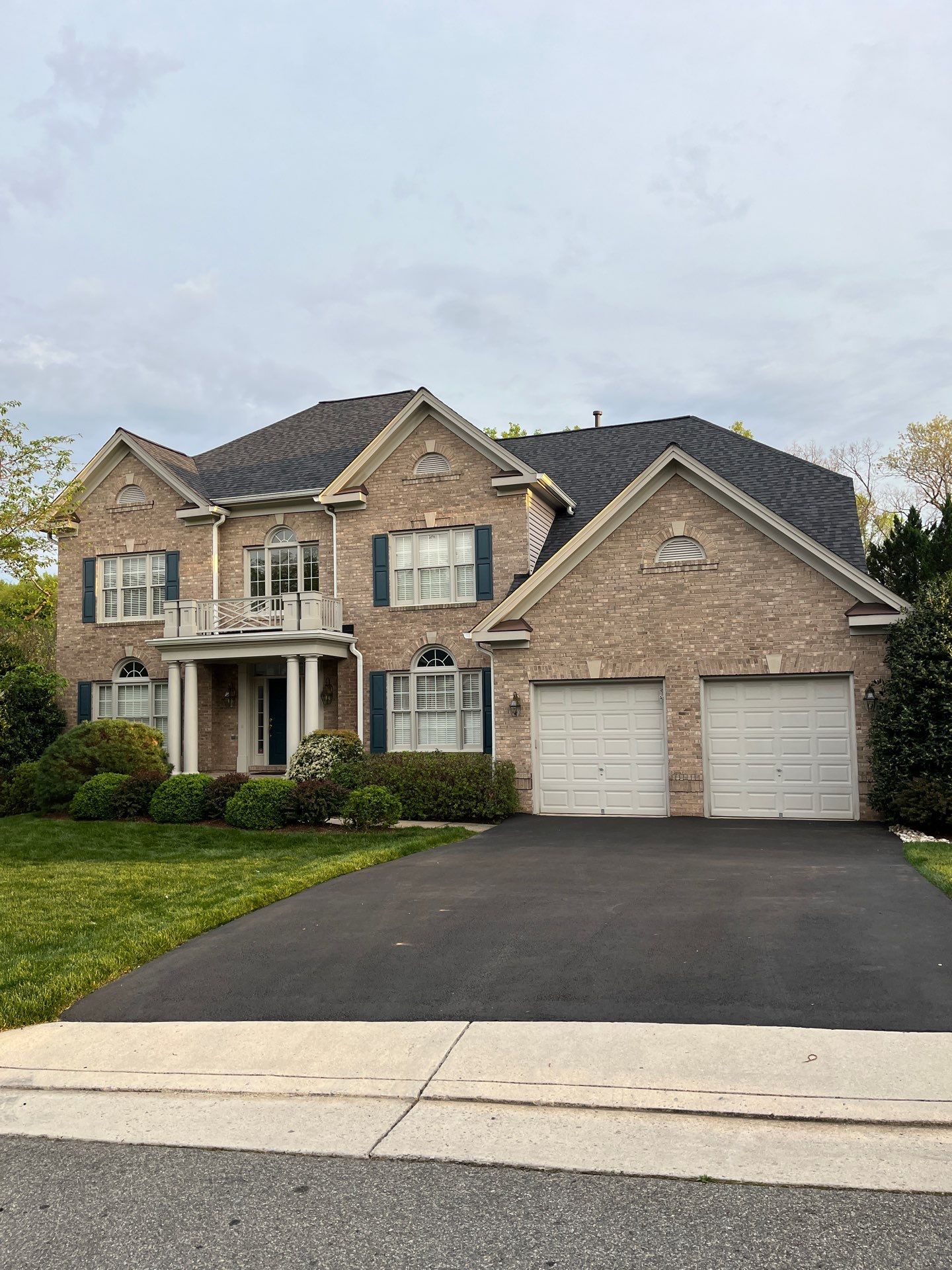 Springfield: CertainTeed Landmark Pro Designer Shingles in Max Def Moire Black by RM Banning, Inc.