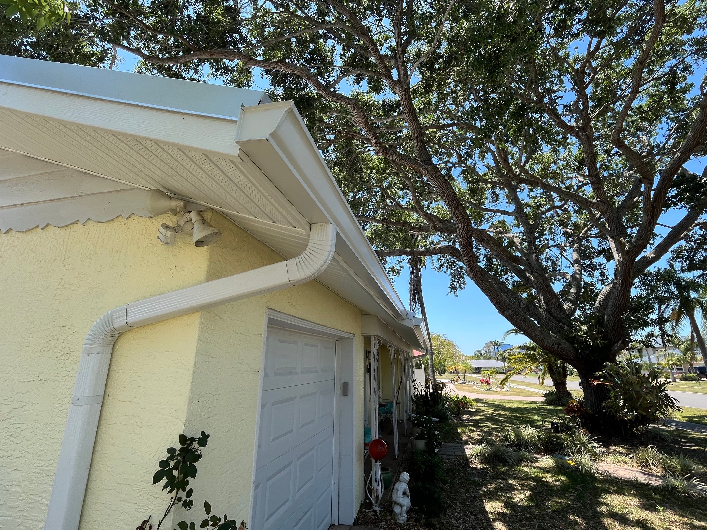 Soffit and Fascia Installation in Sarasota FL by Gutter Professors