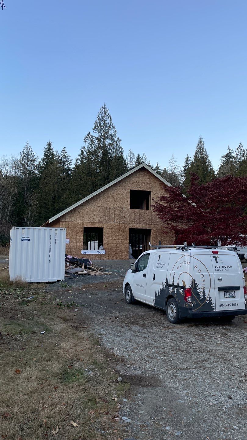 Residential Roofing Installation using OC Oakridge shingles by Top Notch Roofing Inc
