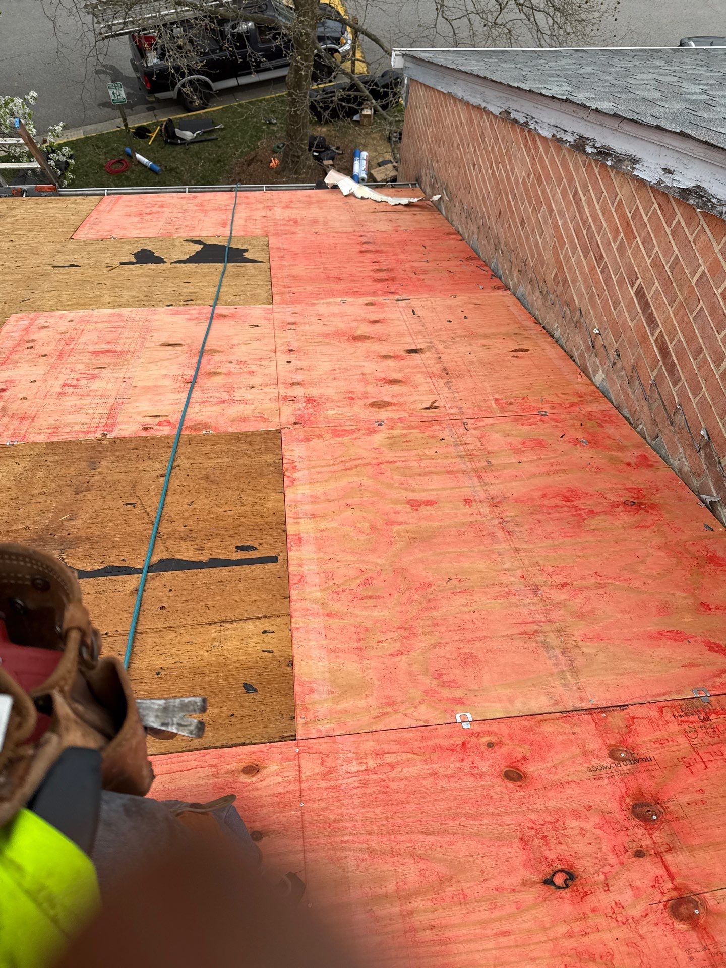 Springfield: Residential Roof Replacement with CertainTeed Landmark Pro in Max Def Red Oak by RM Banning, Inc.