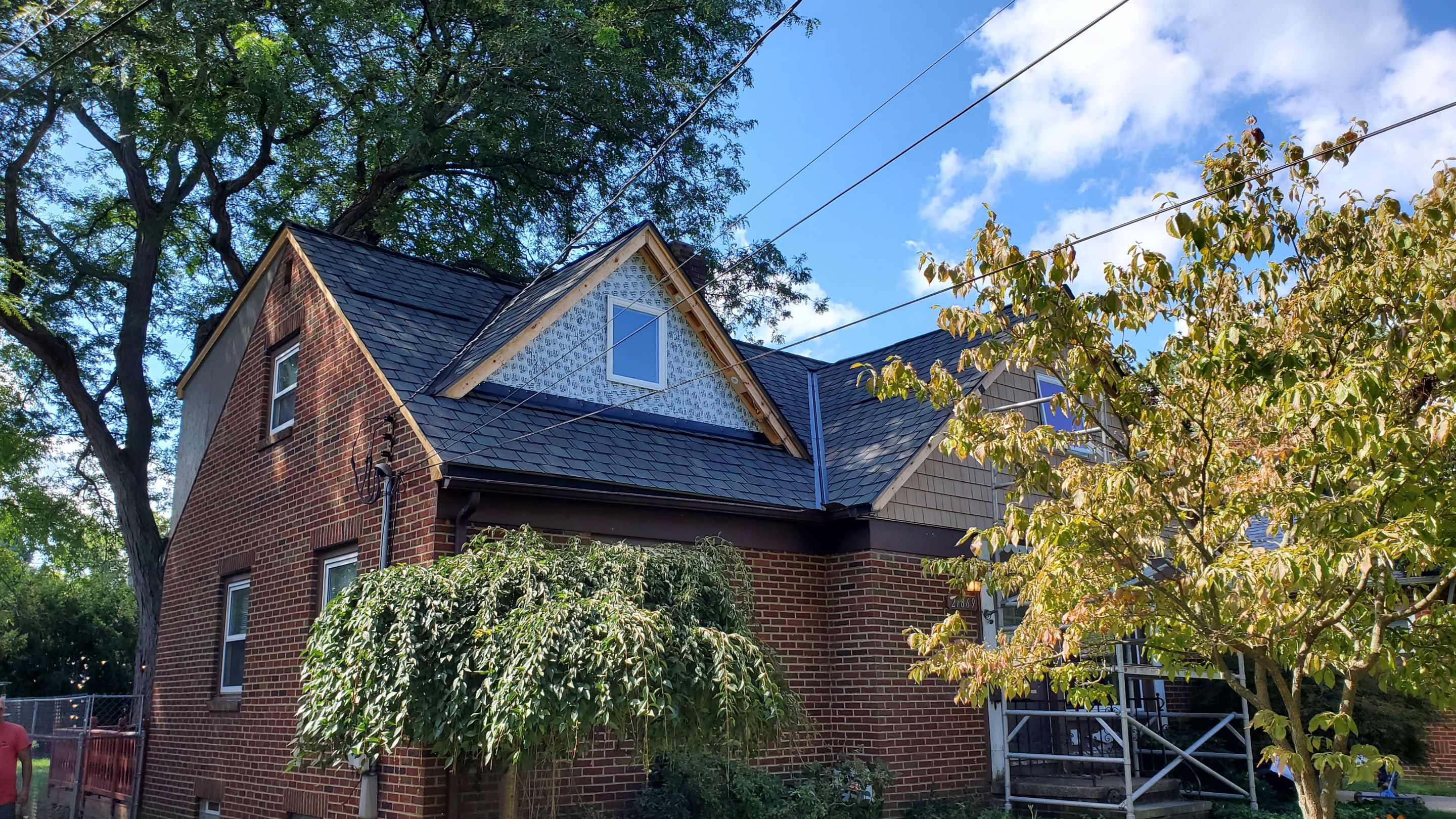 Residential Roofing Installation using Certainteed Belmont shingle by Absolute Roofing and Construction