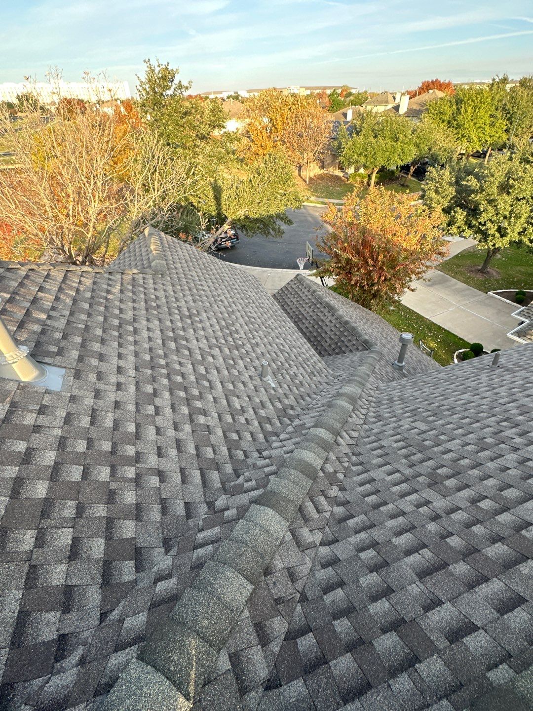 GAF HDZ - Weathered Wood by Elite Roofing LLC