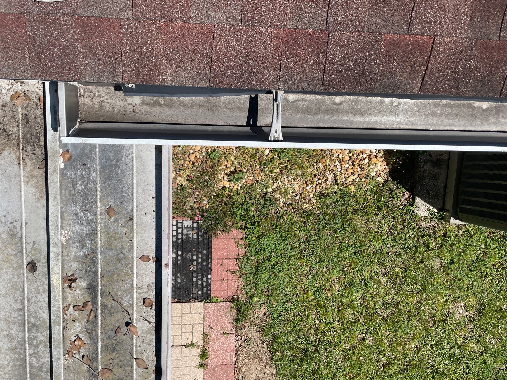Gutter Cleaning in Brandon FL by Gutter Professors