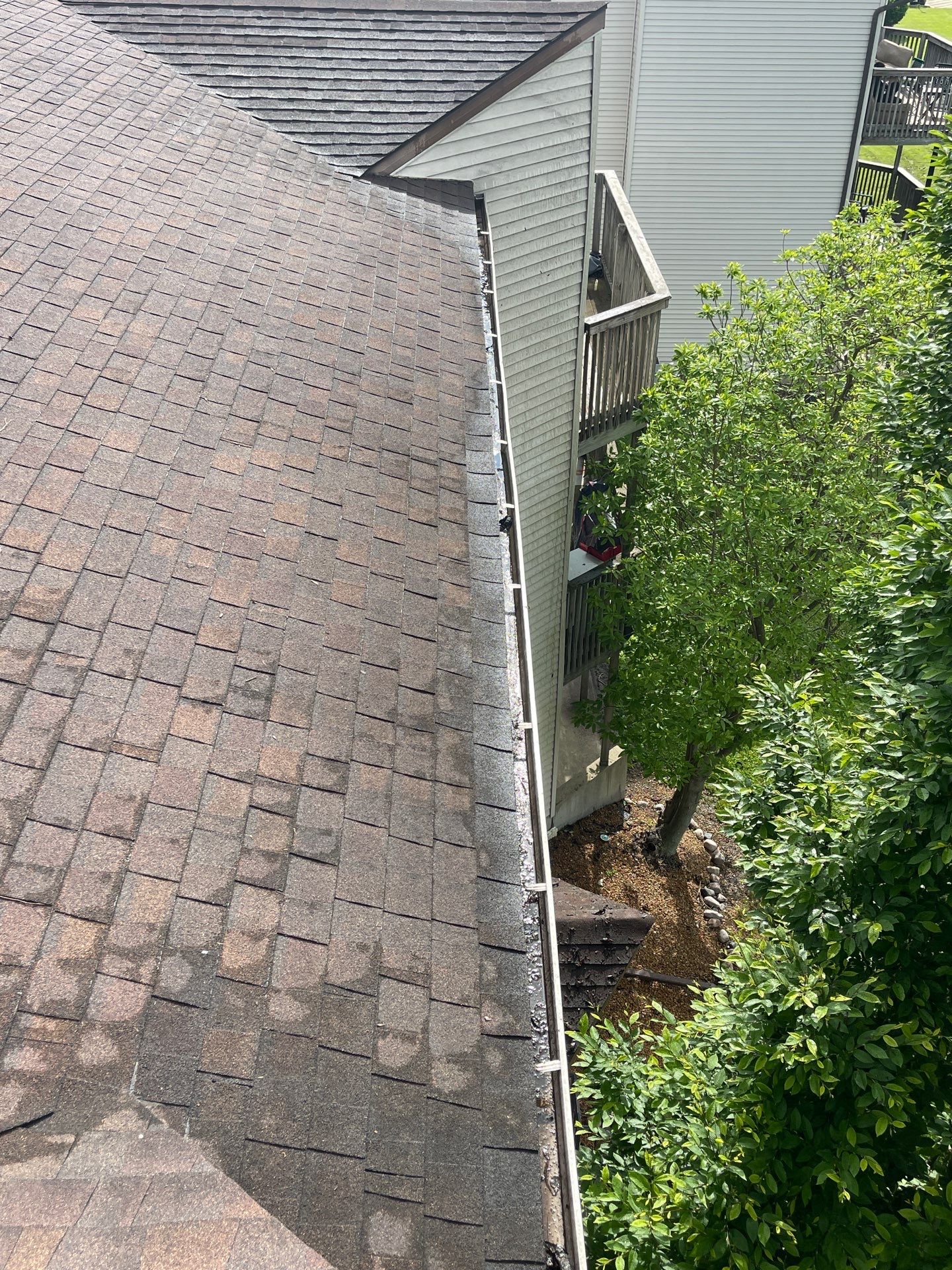 Commercial gutter cleaning Champaign & Urbana after photo with clean gutters