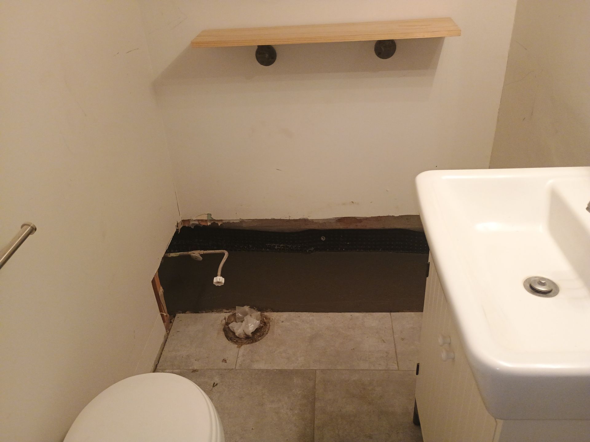 Interior Drain Tile Installation in South Minneapolis by Waterproofing Northeast