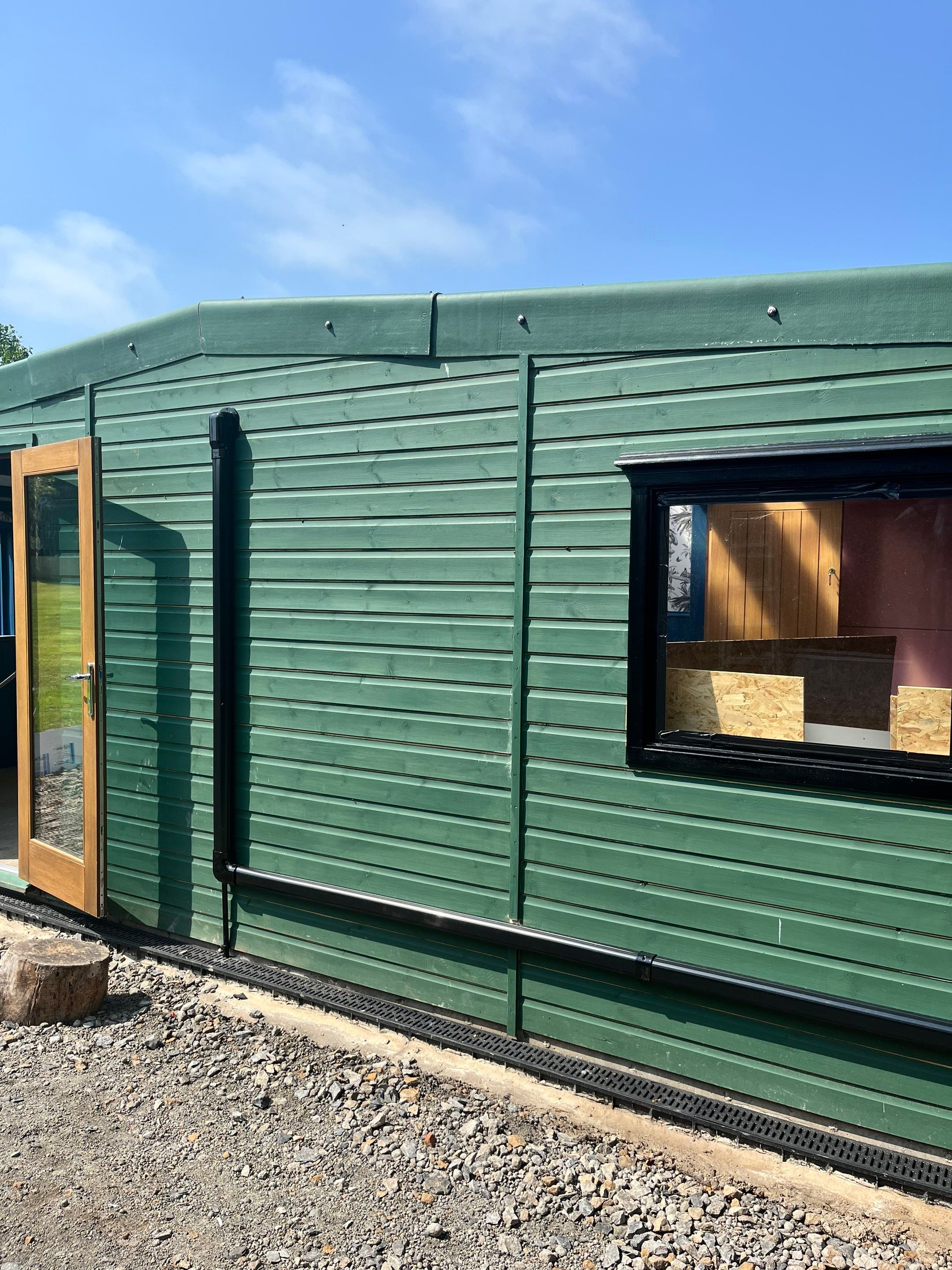 🐾 Purr-fect Climate Control Installed at a Local Cattery! ❄️🔥 by Elite Services Group Ltd