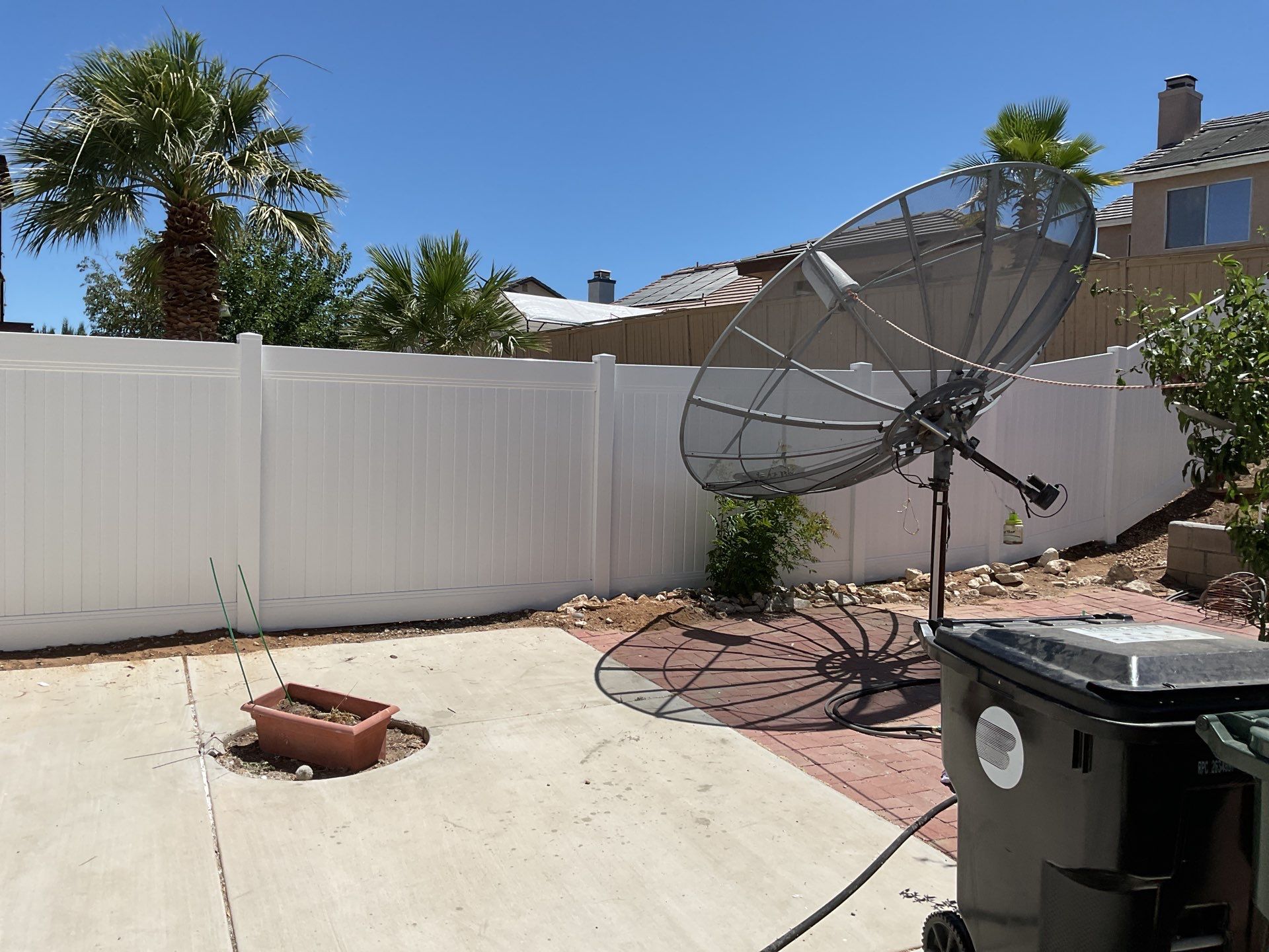 Fence Installation using Vinyl by Fence Guys Inc. 