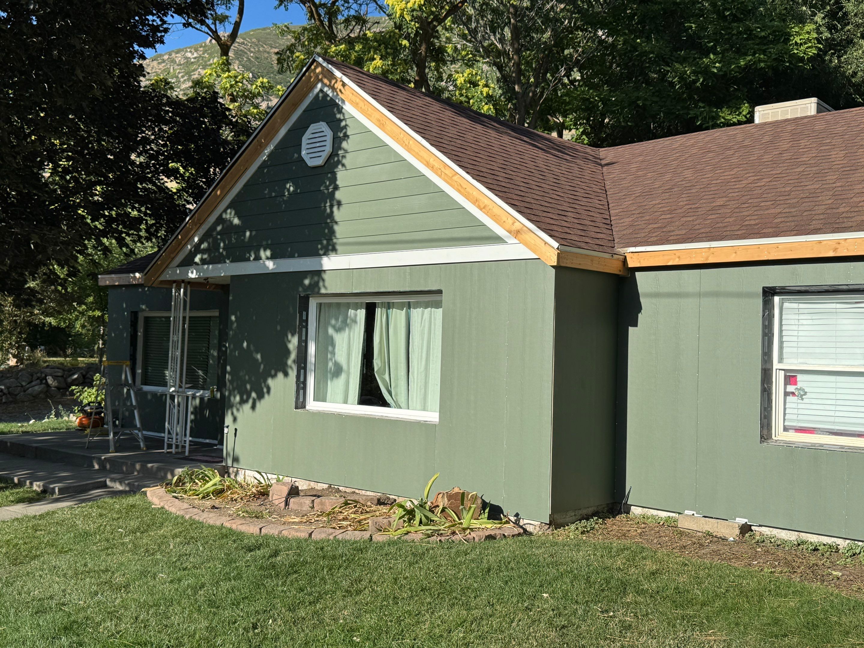 Farmington | Custom Hardie Mixed Siding | Thyme Green & White by Ideal Siding Utah