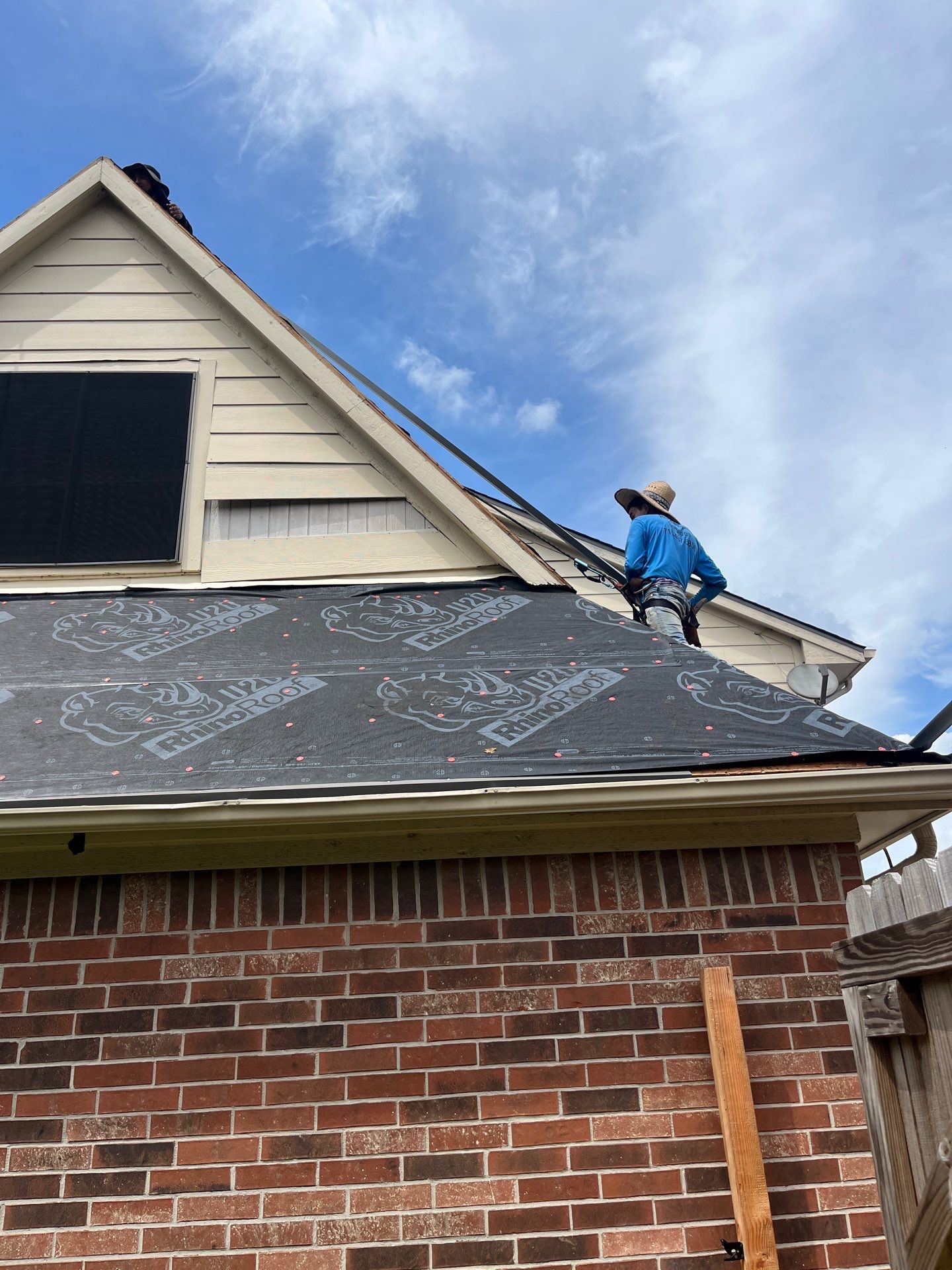 Residential Roofing Installation using Owen's Corning Duration (Lifetime) Shingles by Roof Repair Company