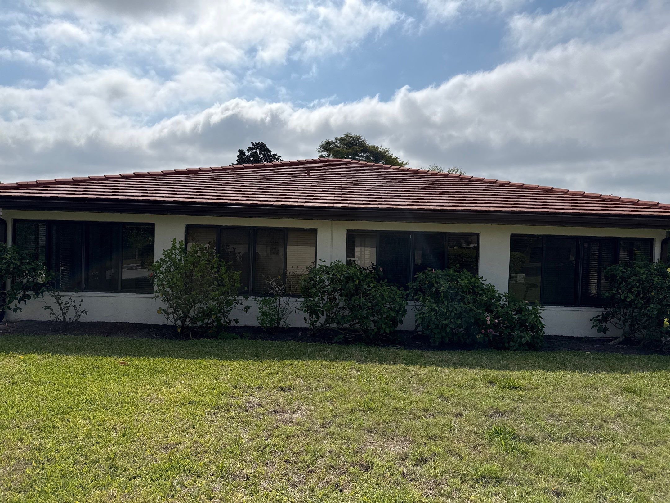 Tile Roof Cleaning – Vivenda at Bradenton I (5-Star Review & Neighbor Referrals) by Sunshine AquaWash