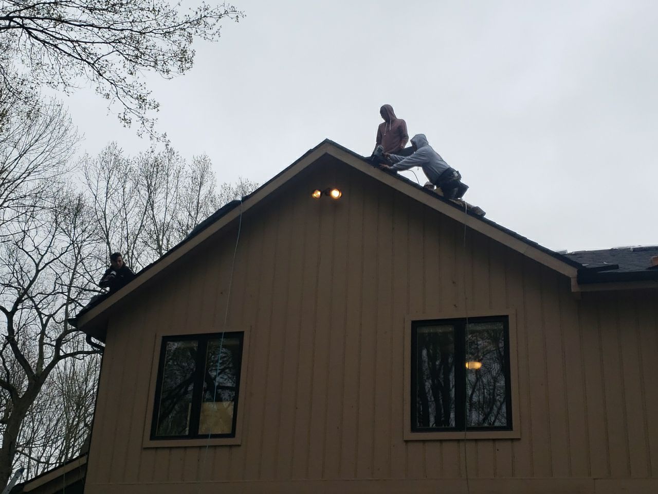 Brand: Atlas Pinnacle Color: Pristine Scotchgard Black Drip: Black by Eagle Eye Roofing