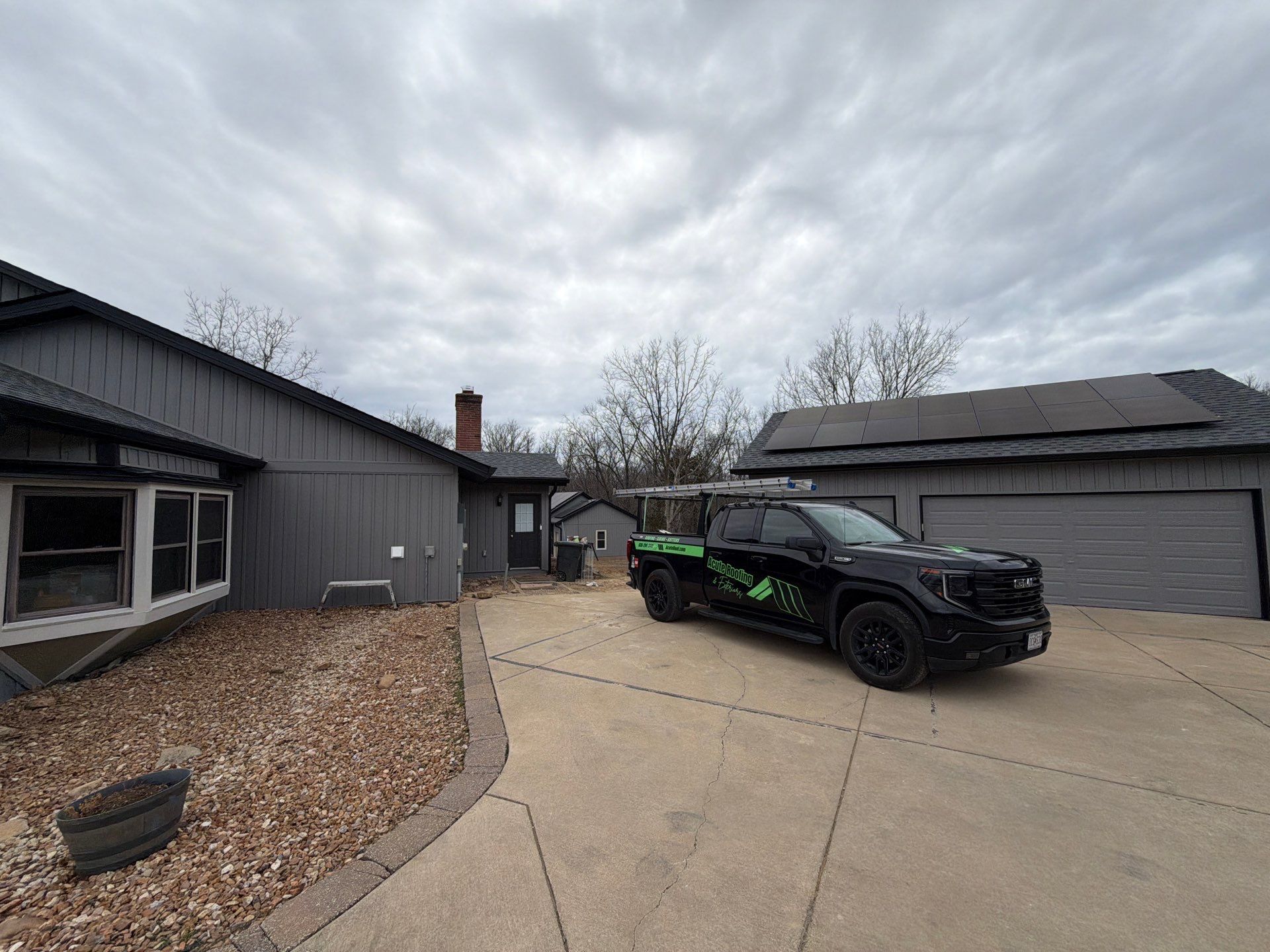 Project in Defiance by Acute Roofing And Exteriors 