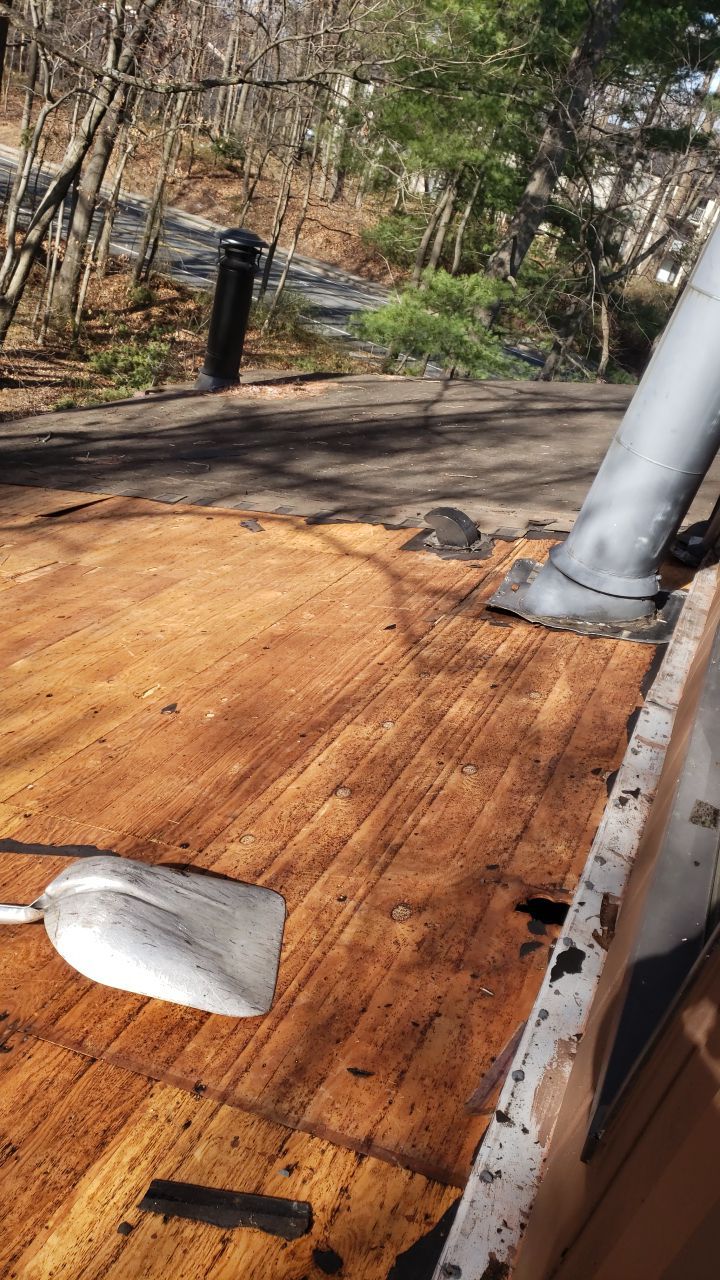 Reston CertainTeed Landmark Resawn Shake New Roof Installation & Siding/Trim Repairs by RM Banning, Inc.