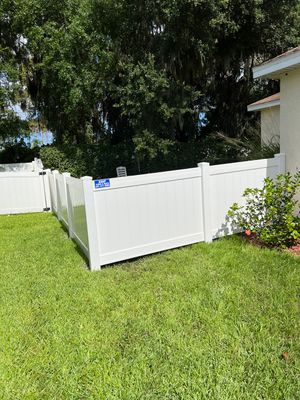 Bradenton, FL  4 ft. Tall White Vinyl Privacy Fence