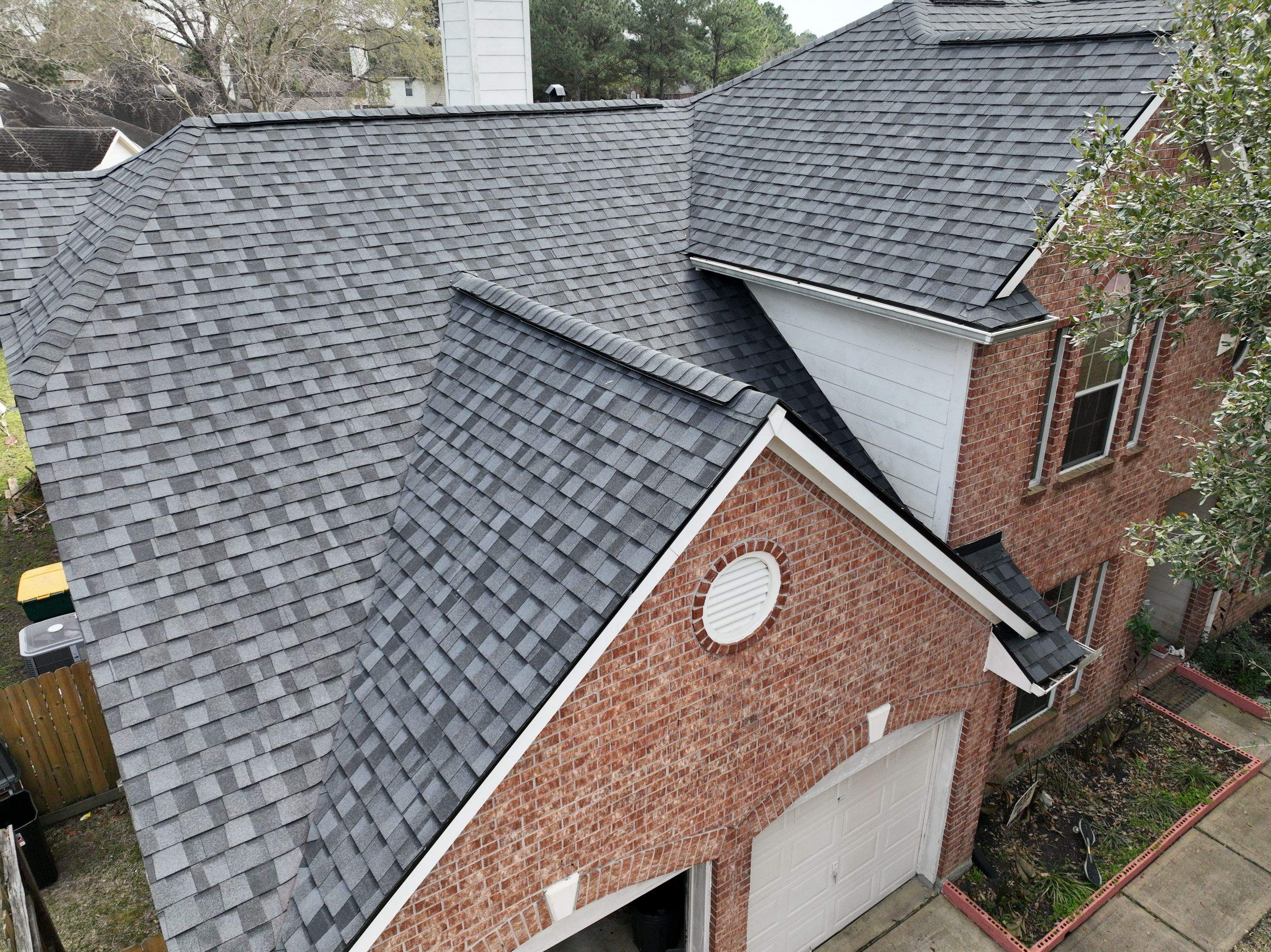 SureStart PLUS 4-STAR Warranty Fully covers materials, labor, tear-off and disposal expenses in years 1-50. by Roof Concepts Construction