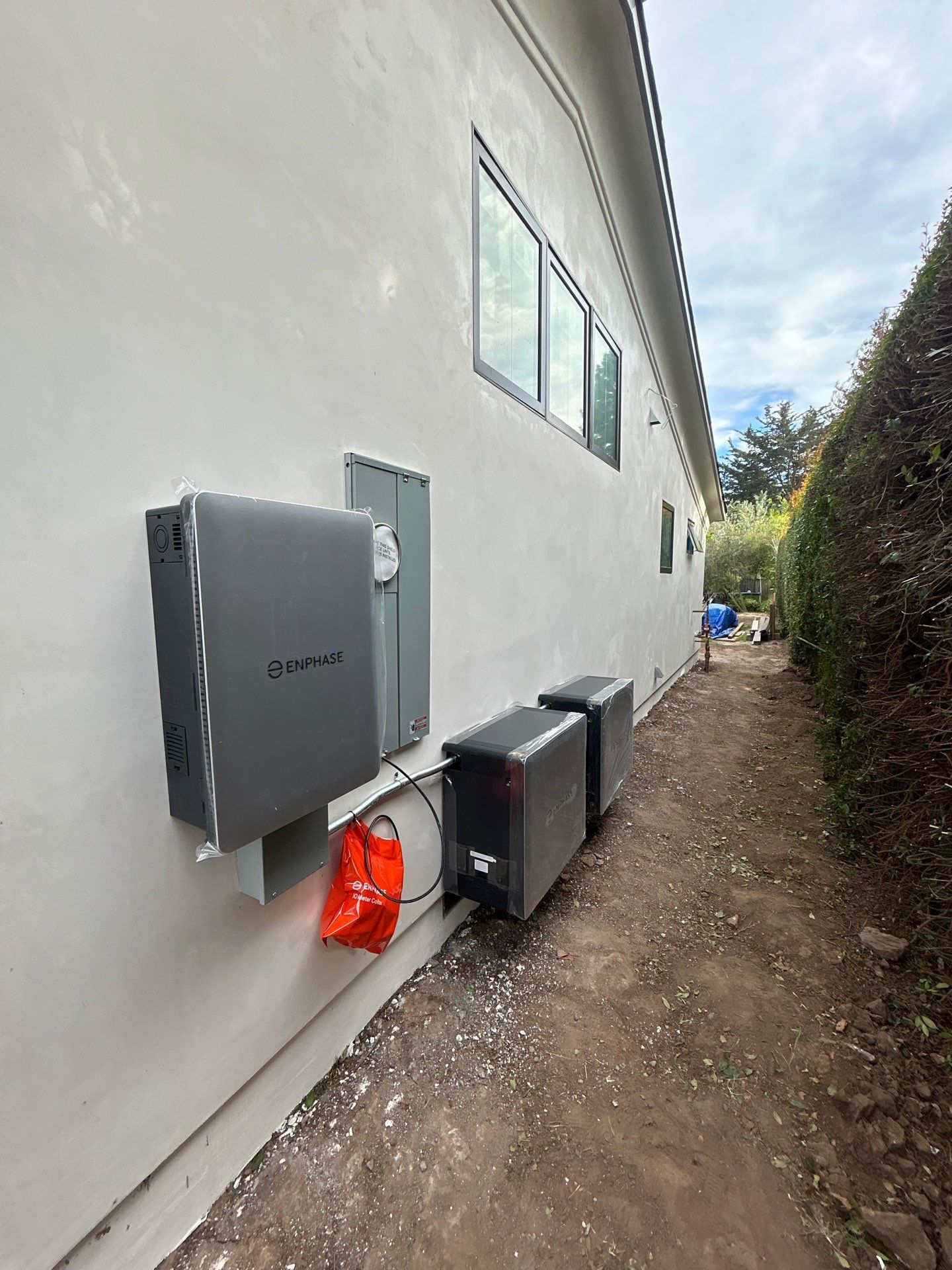 ADU Solar + Battery by Sunrise 805