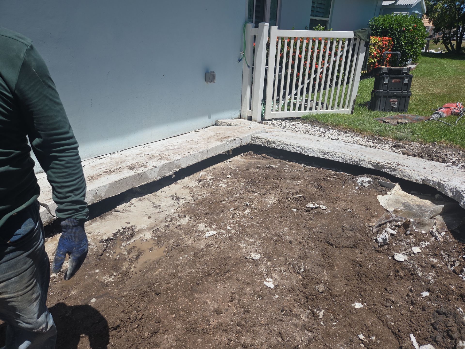 Stuart Showcase: Turning Concrete Chaos into Paver Perfection by Alpha Zeta Enterprises Inc