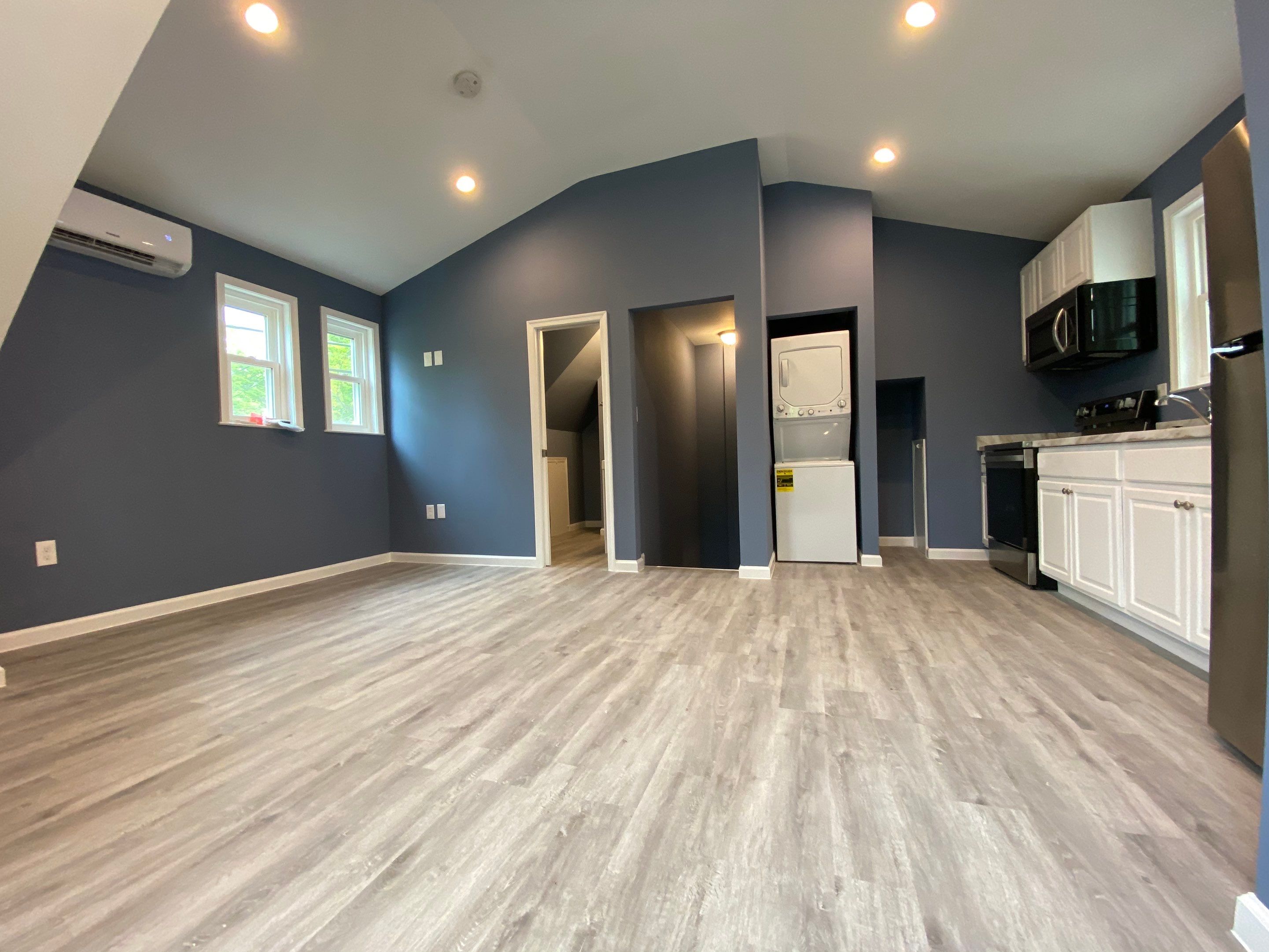 build car garage and efisienci room  using new construction by Jesus Master Handyman LLC 