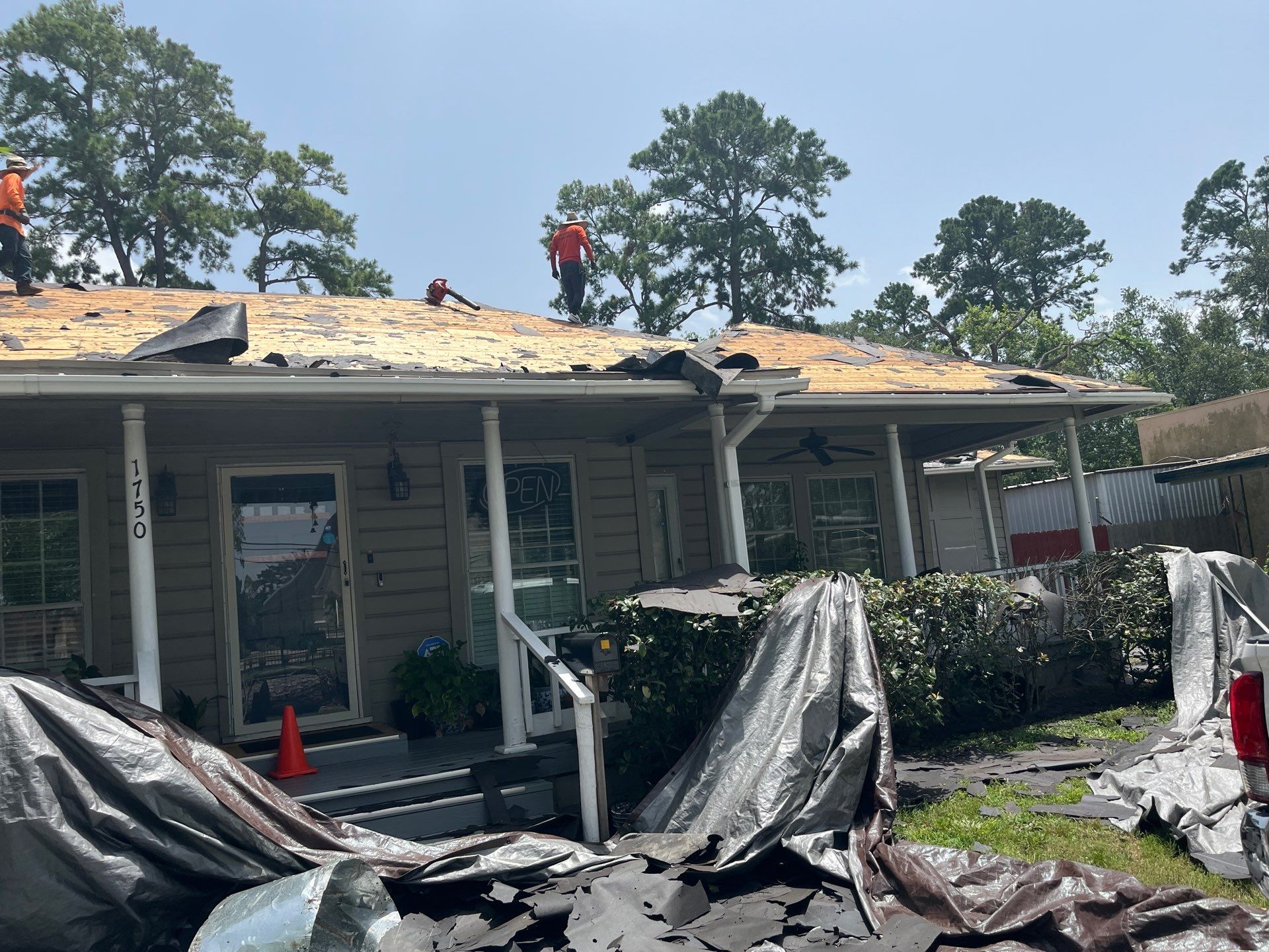 Residential Roofing Installation using Owen's Corning Duration (Lifetime) Shingles by Roof Repair Company