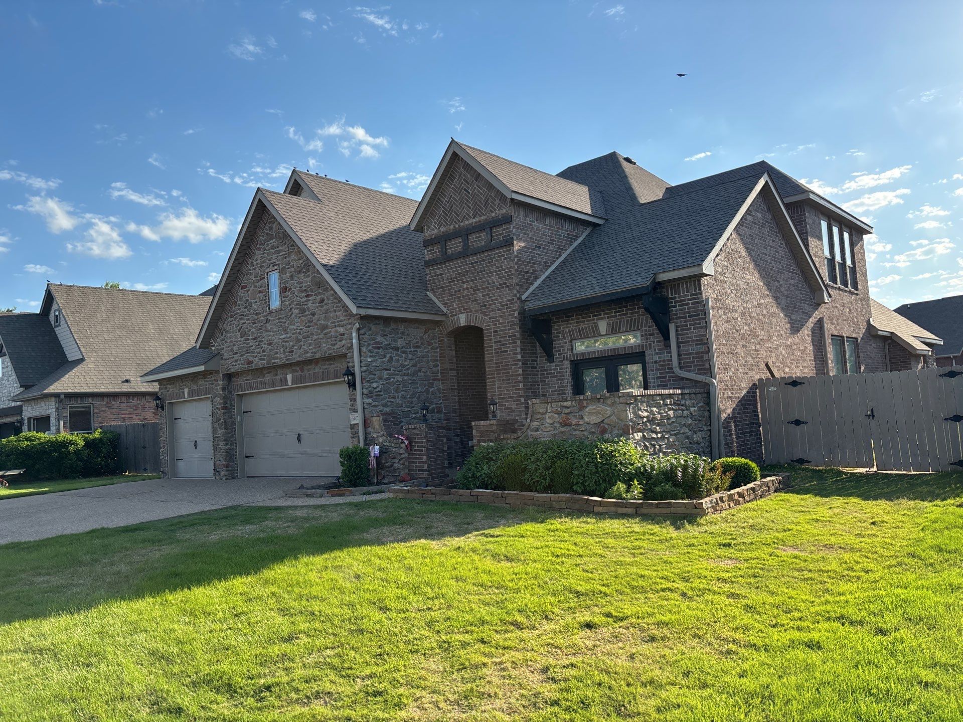 Ozark Mountain Roofing featured photo.