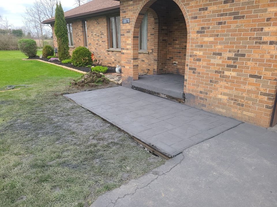 Outdoor Living Addition and Concrete by Ivy Lea Construction