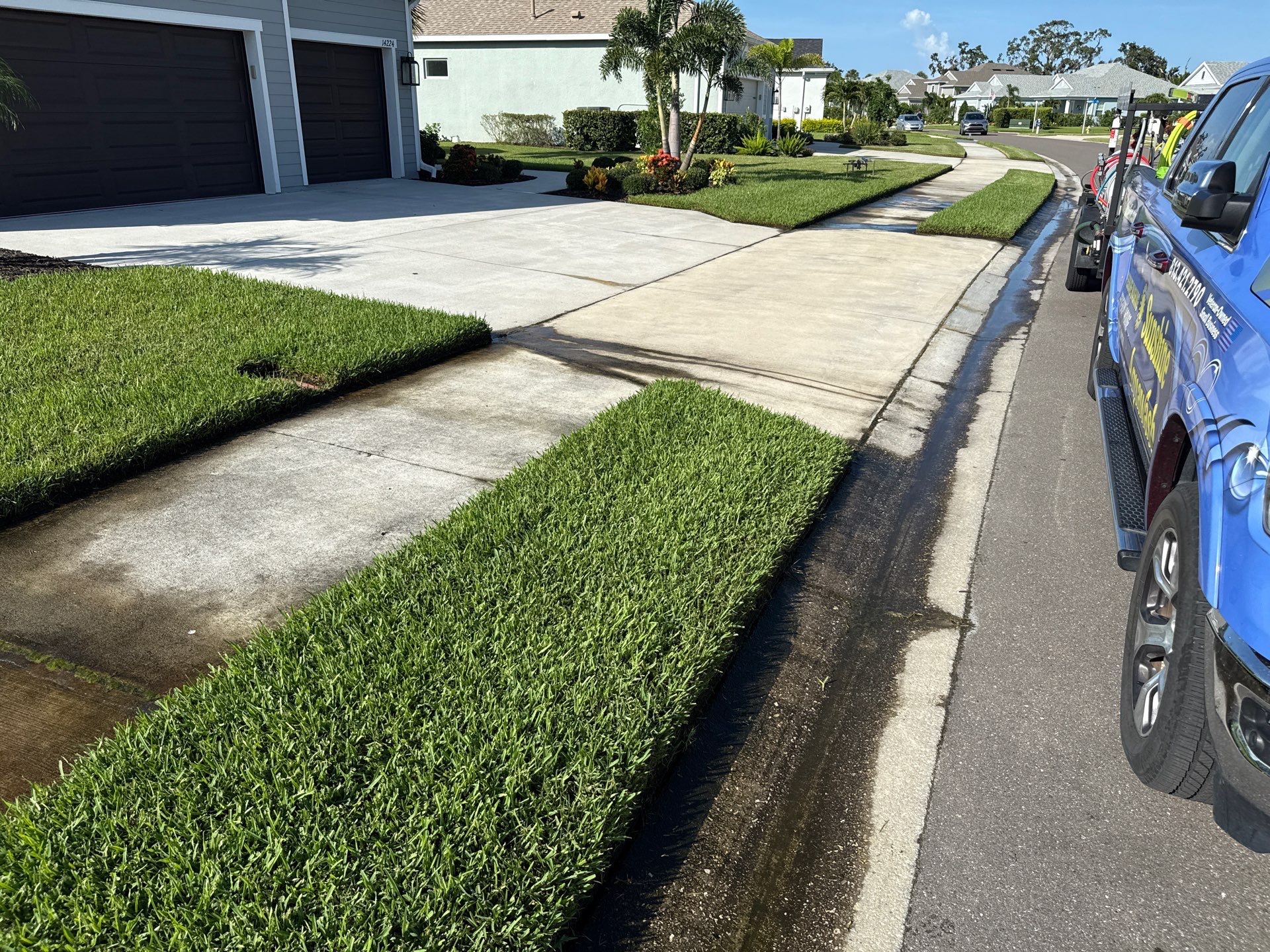 Concrete Driveway & Sidewalk Cleaning — Canoe Creek Community, Parrish, FL by Sunshine AquaWash