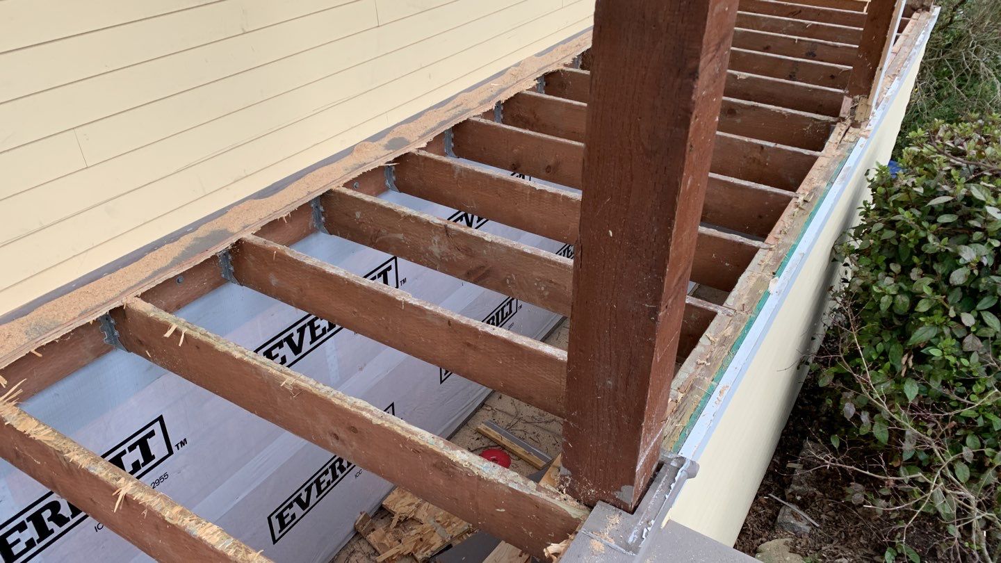 Greenlake Front Porch by Alki deck builders 