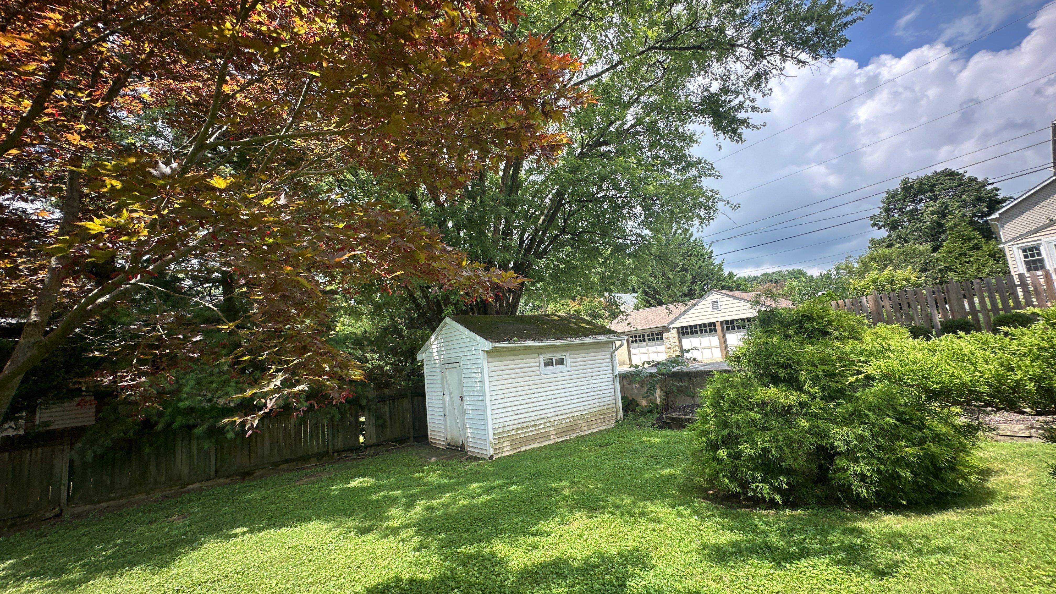 Whole-Property House Washing for Vinyl Siding and Stone Accents in Sykesville by Baltimore Pressure Washers Inc.