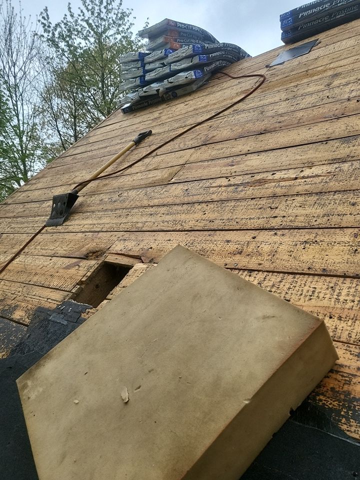 ATLAS PINNACLE COLOR: HEARTHSTONE DRIP EDGE: WHITE by Eagle Eye Roofing