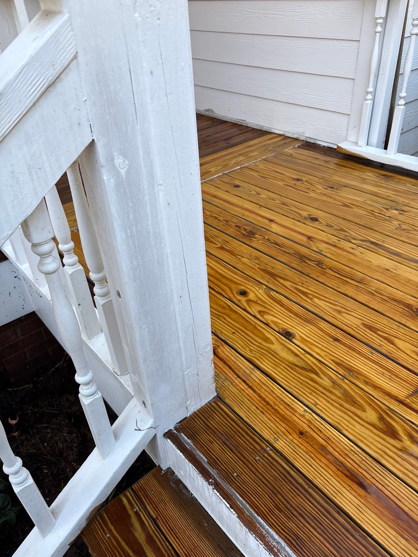 Wood Deck using Wood Sealant by DuraSeal