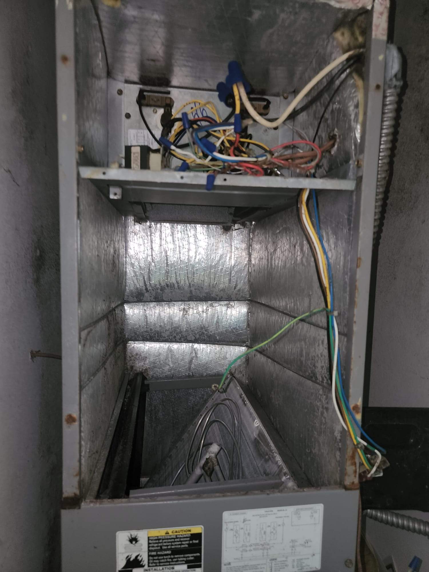 Holmes Beach AC Mold Deep Cleaning by Ampm Restoration Services