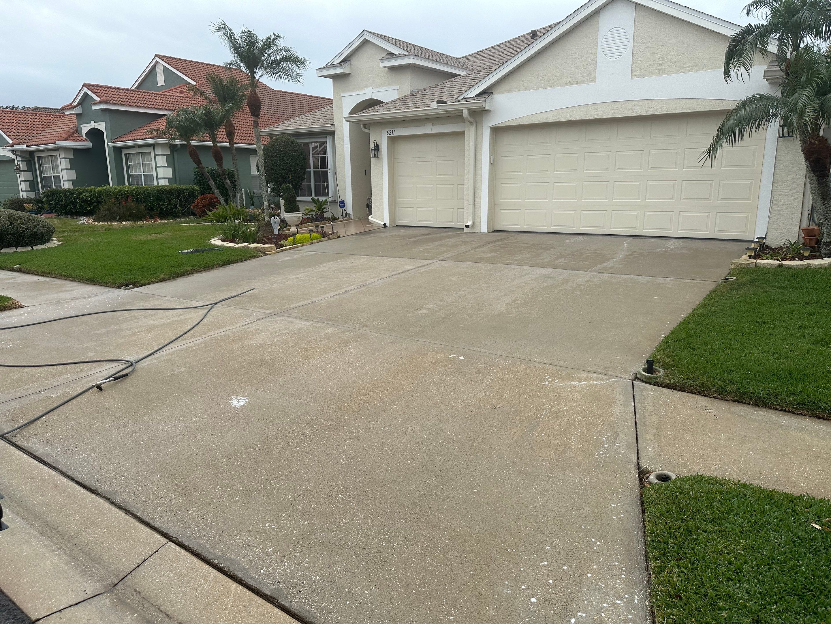 Driveway Cleaning and Rust Treatment - Fairways at Imperial Lakes, Palmetto, FL | Sunshine AquaWash by Sunshine AquaWash