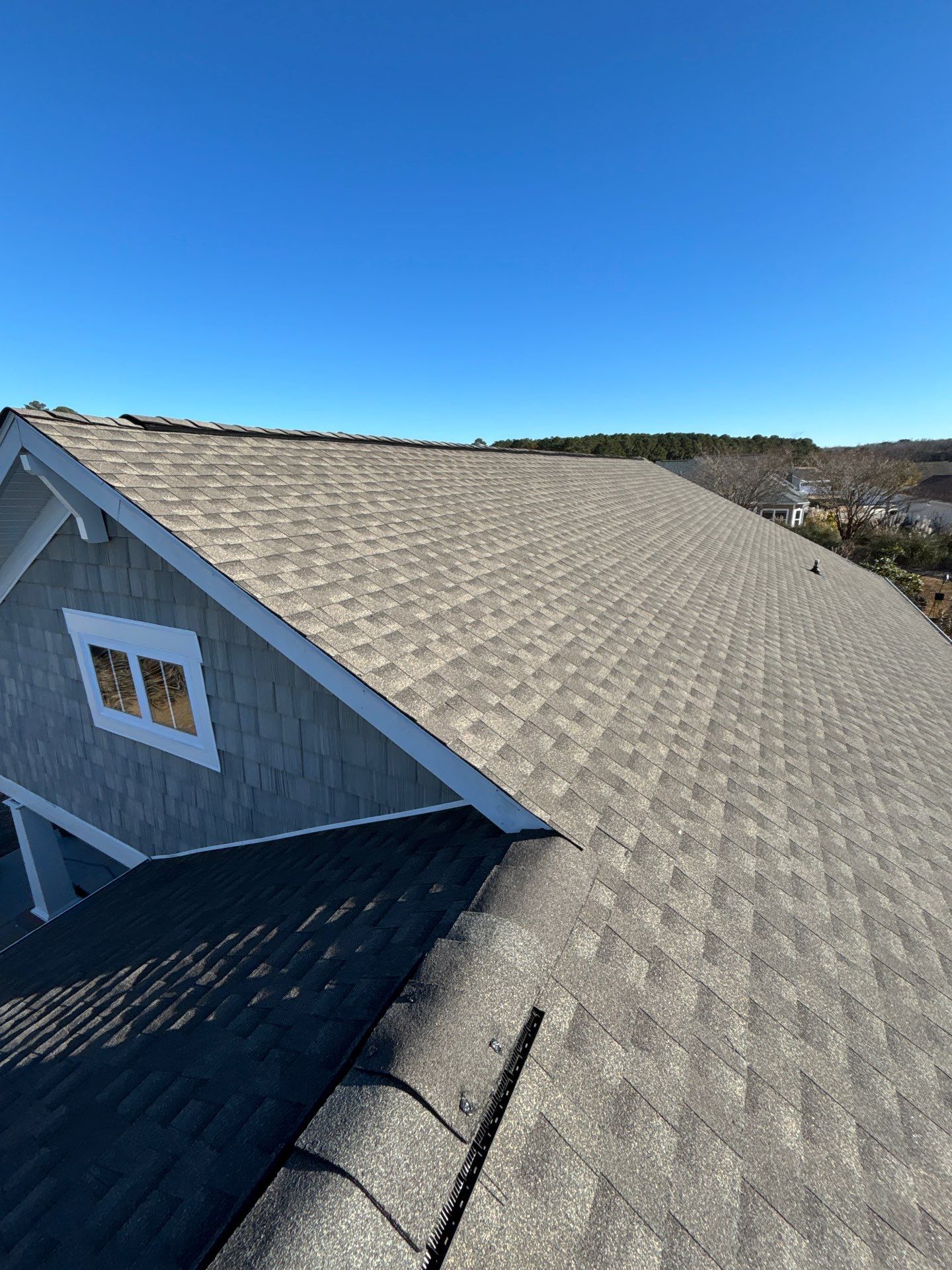 GAF HDZ - Weathered Wood by Linta Roofing Inc