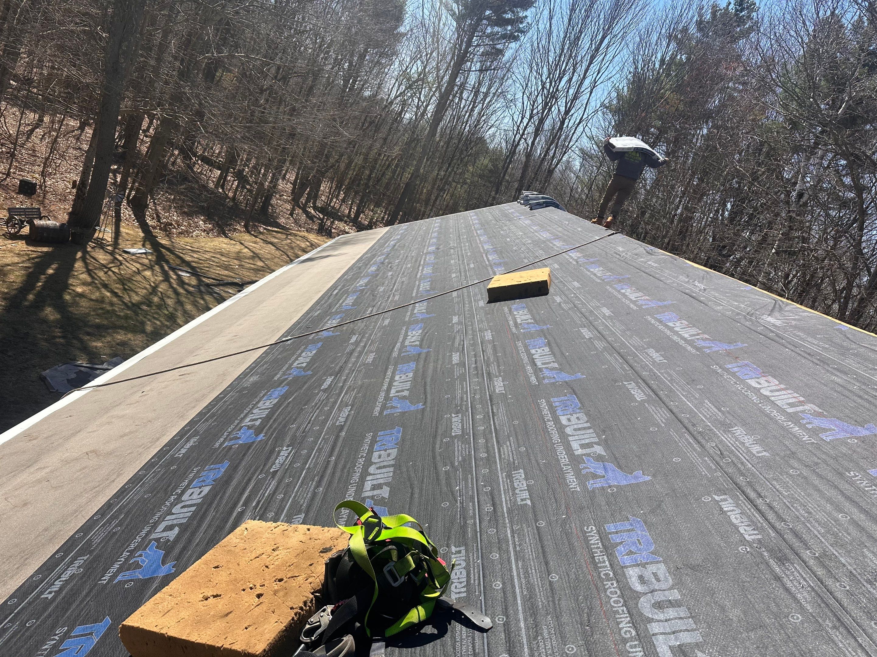 Vinyl Siding and Asphalt Roofing Replacement in Deerfield by Tall pine roofing